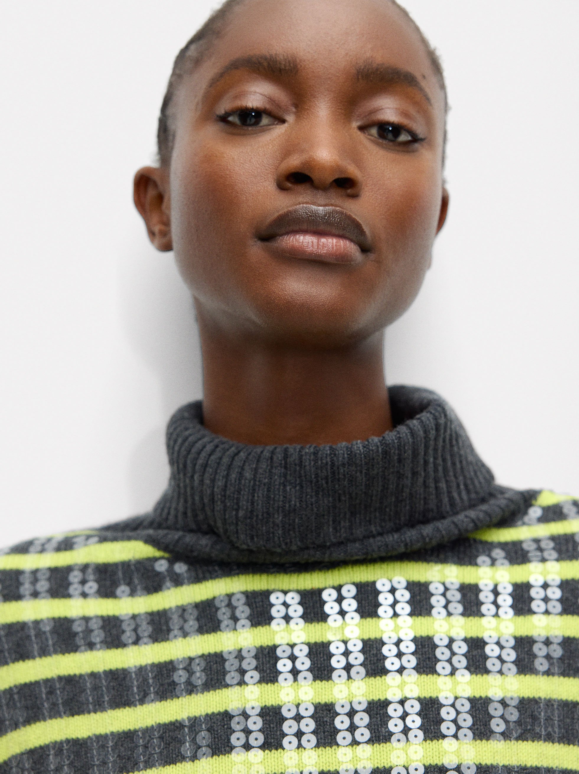 Knit sweater with sequins image number 4.0