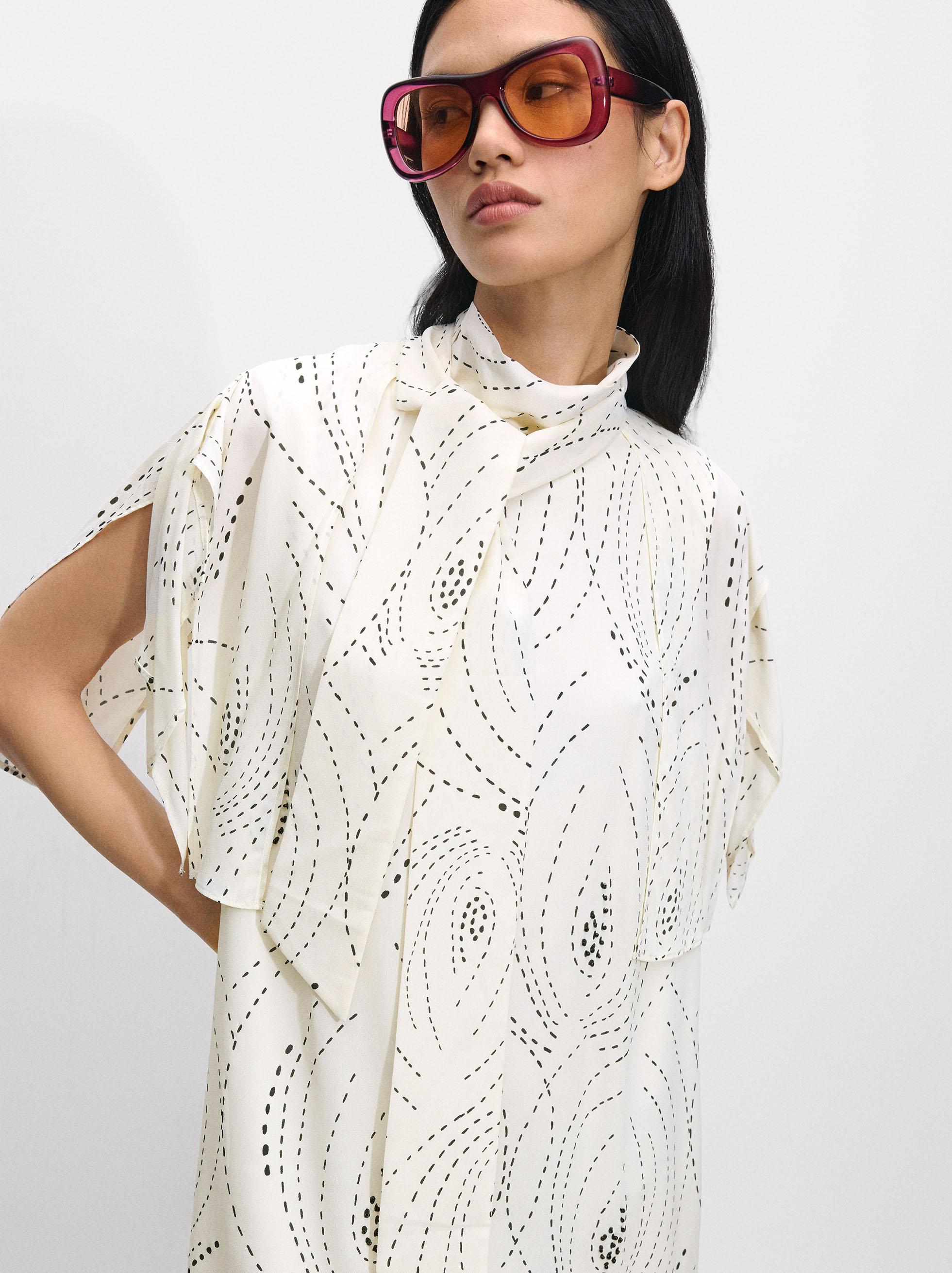 Printed dress with bow image number 2.0