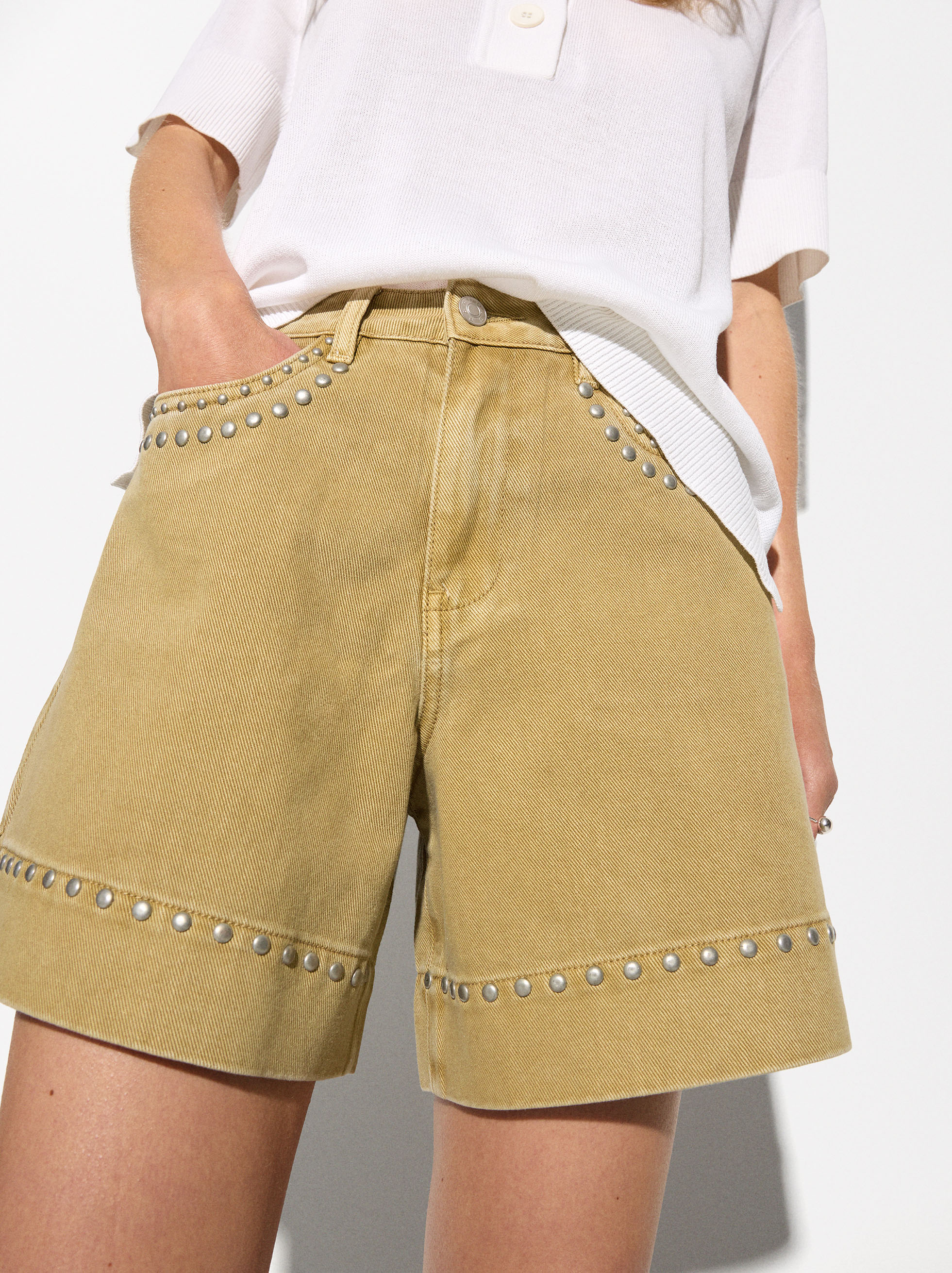 Denim Shorts With Studs image number 2.0