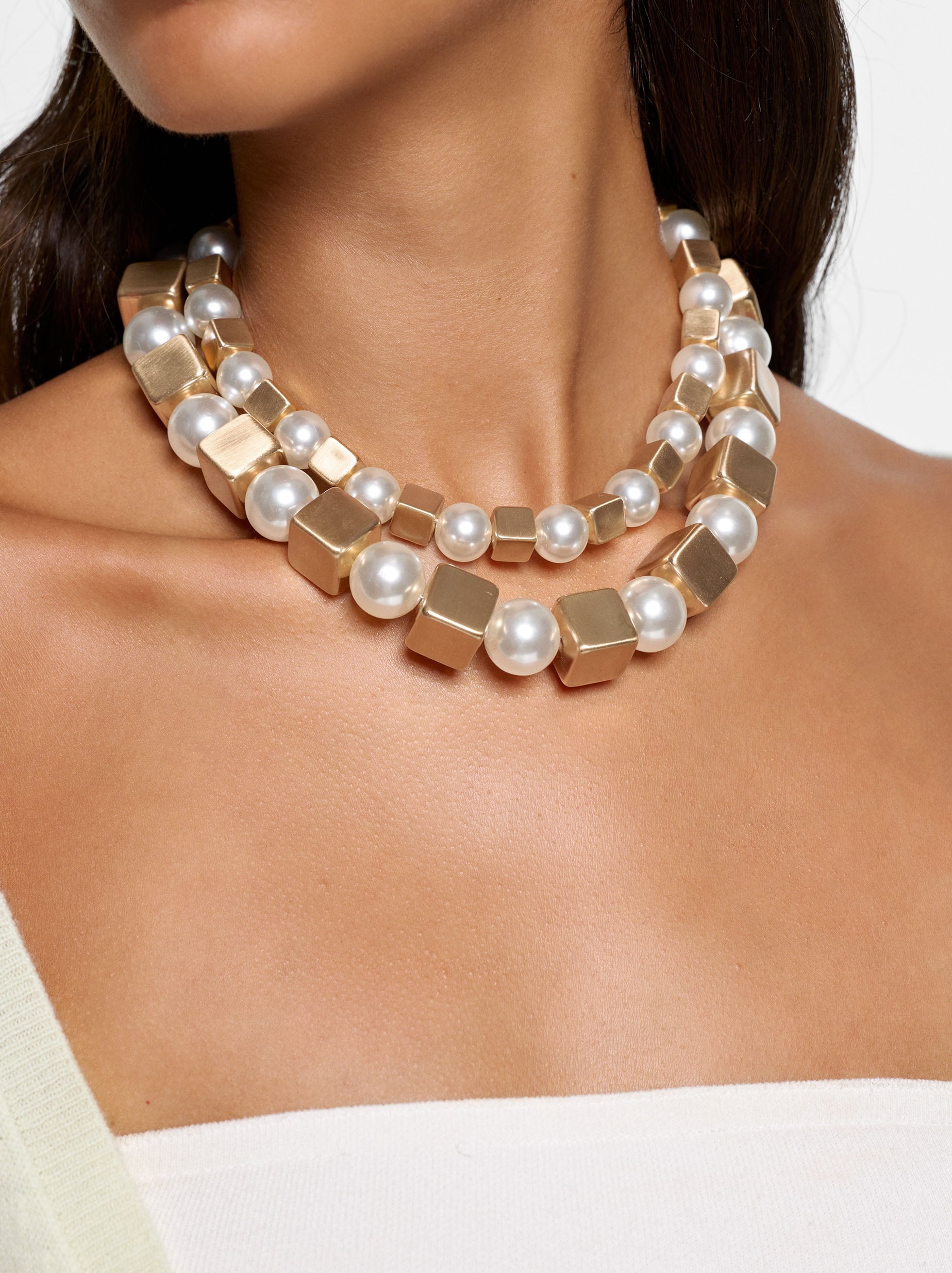 Collier court et double avec des perles image number 1.0