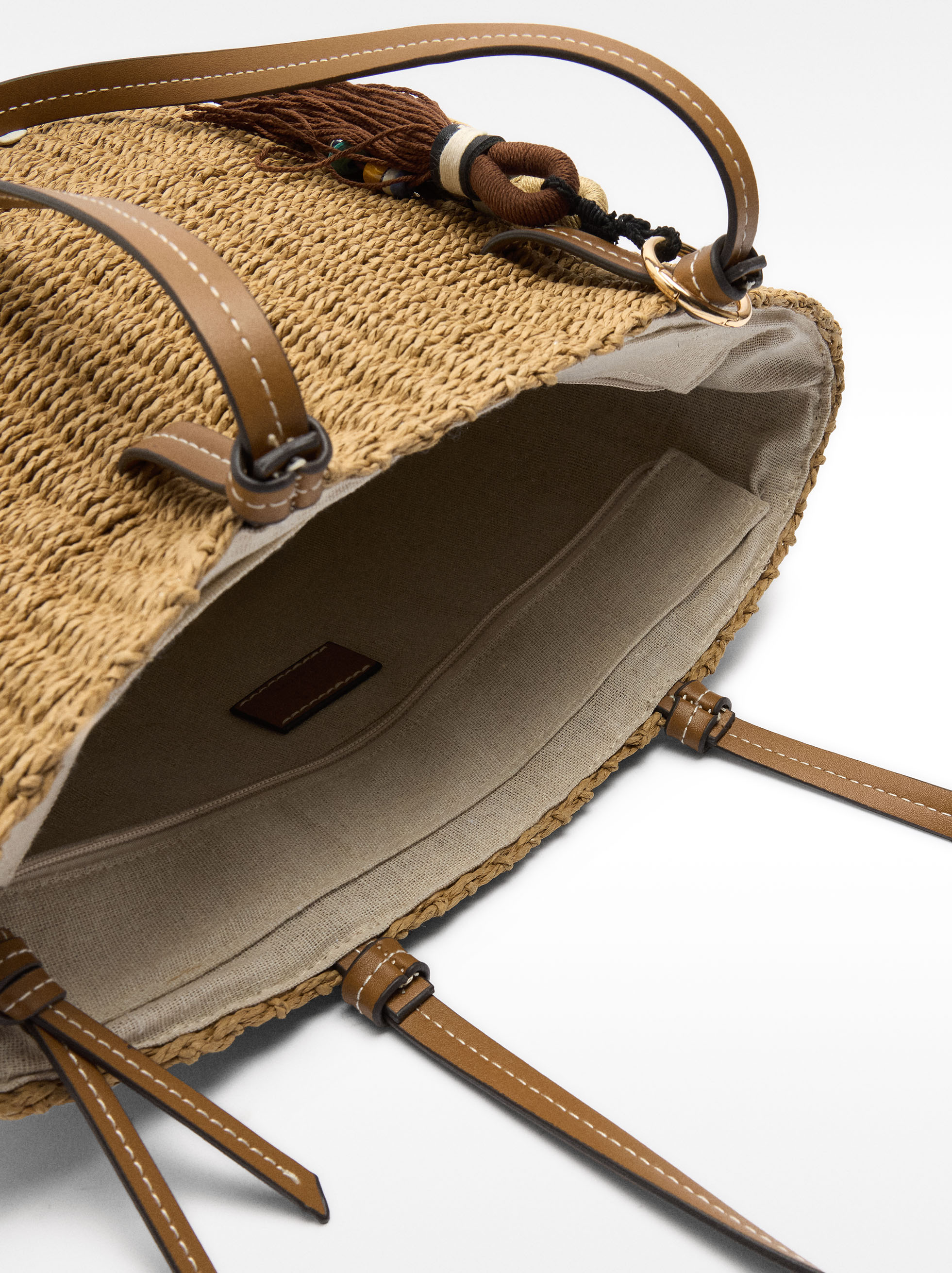 Straw-effect shoulder bag  image number 4.0