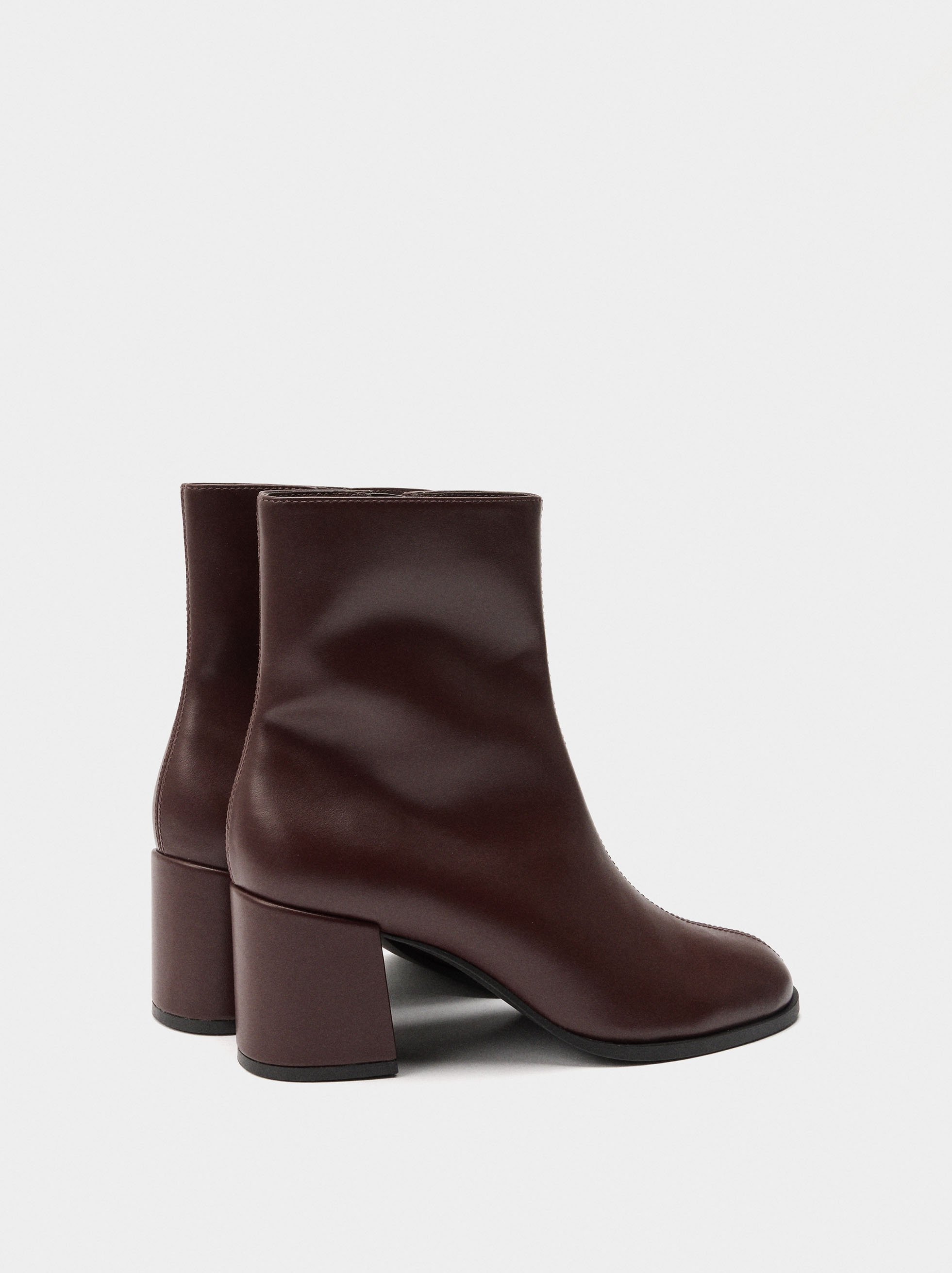Ankle boots with block heel and topstitching image number 3.0