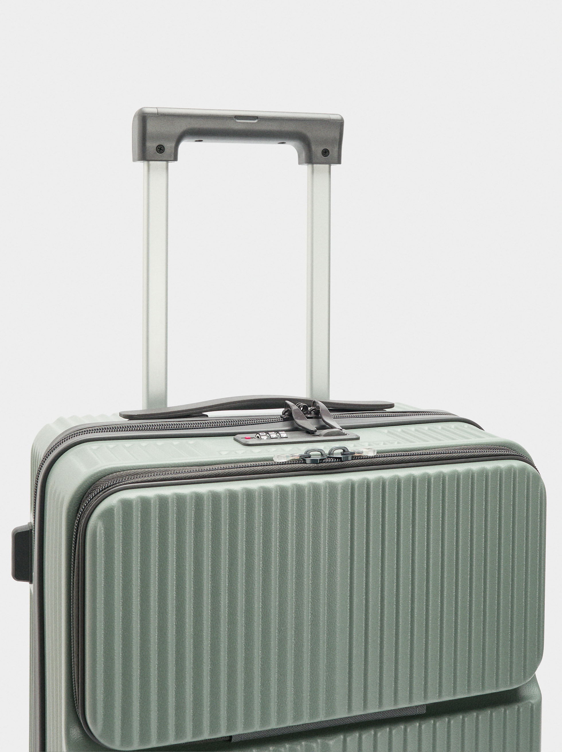 Maleta de viatge amb textura image number 3.0