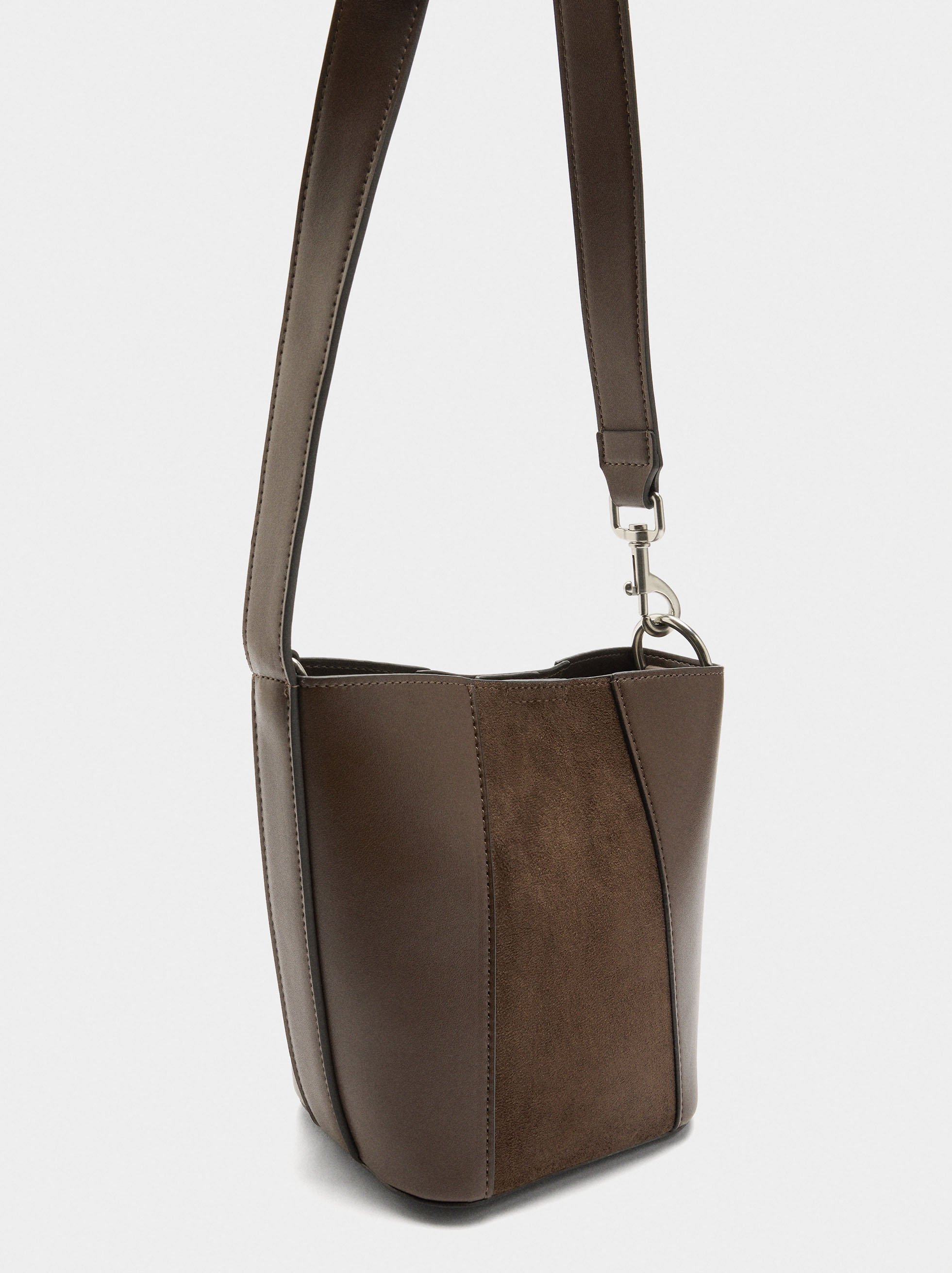 Beuteltasche mit Kontrast-Texturen image number 3.0