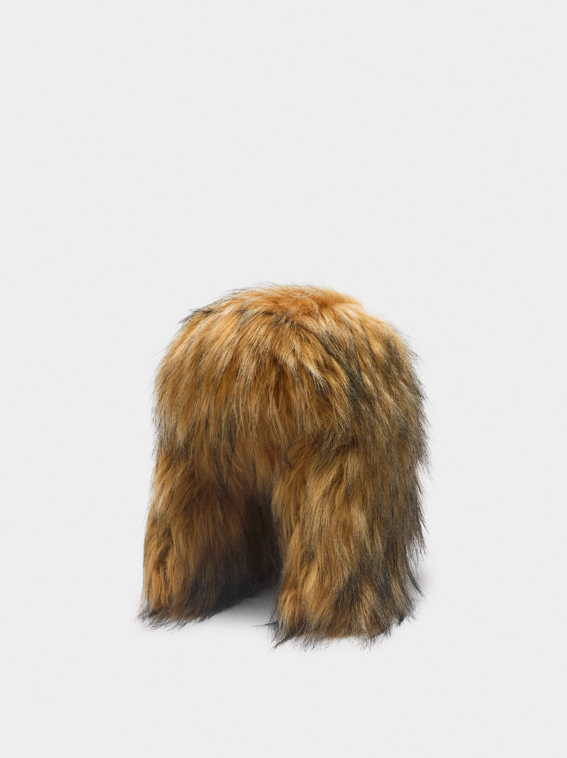 Long hat with fur effect image number 0.0