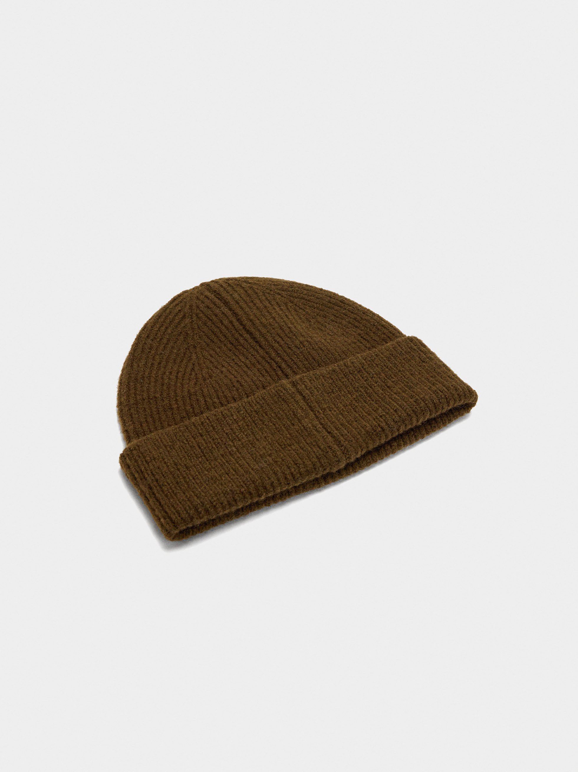 Hat with cuff image number 2.0
