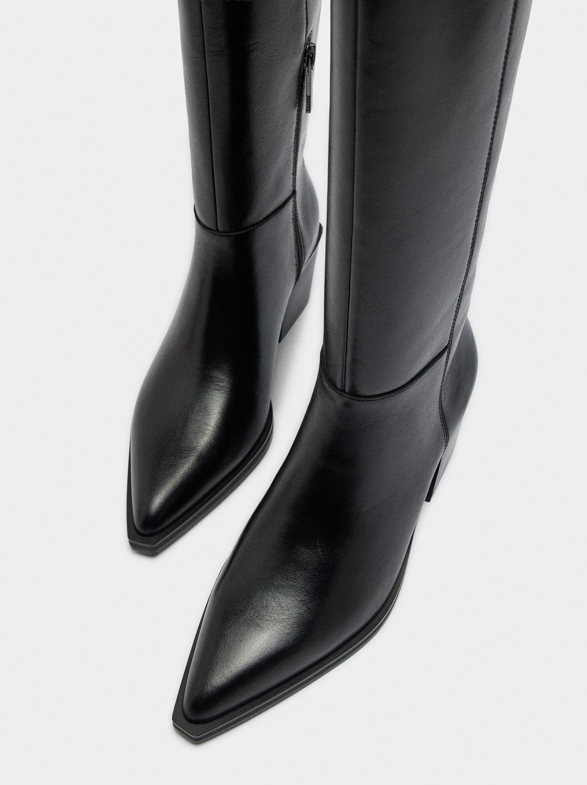 High shaft leather boots with heel image number 4.0