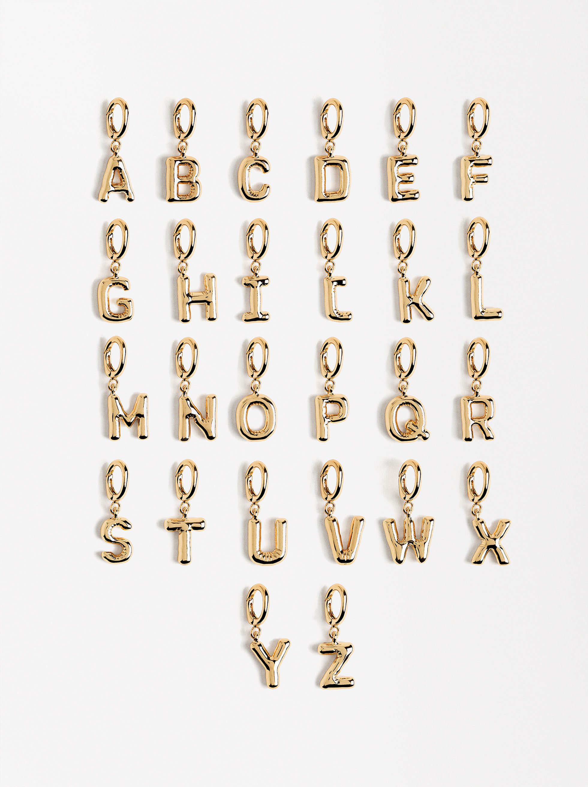Charm with letter A image number 4.0