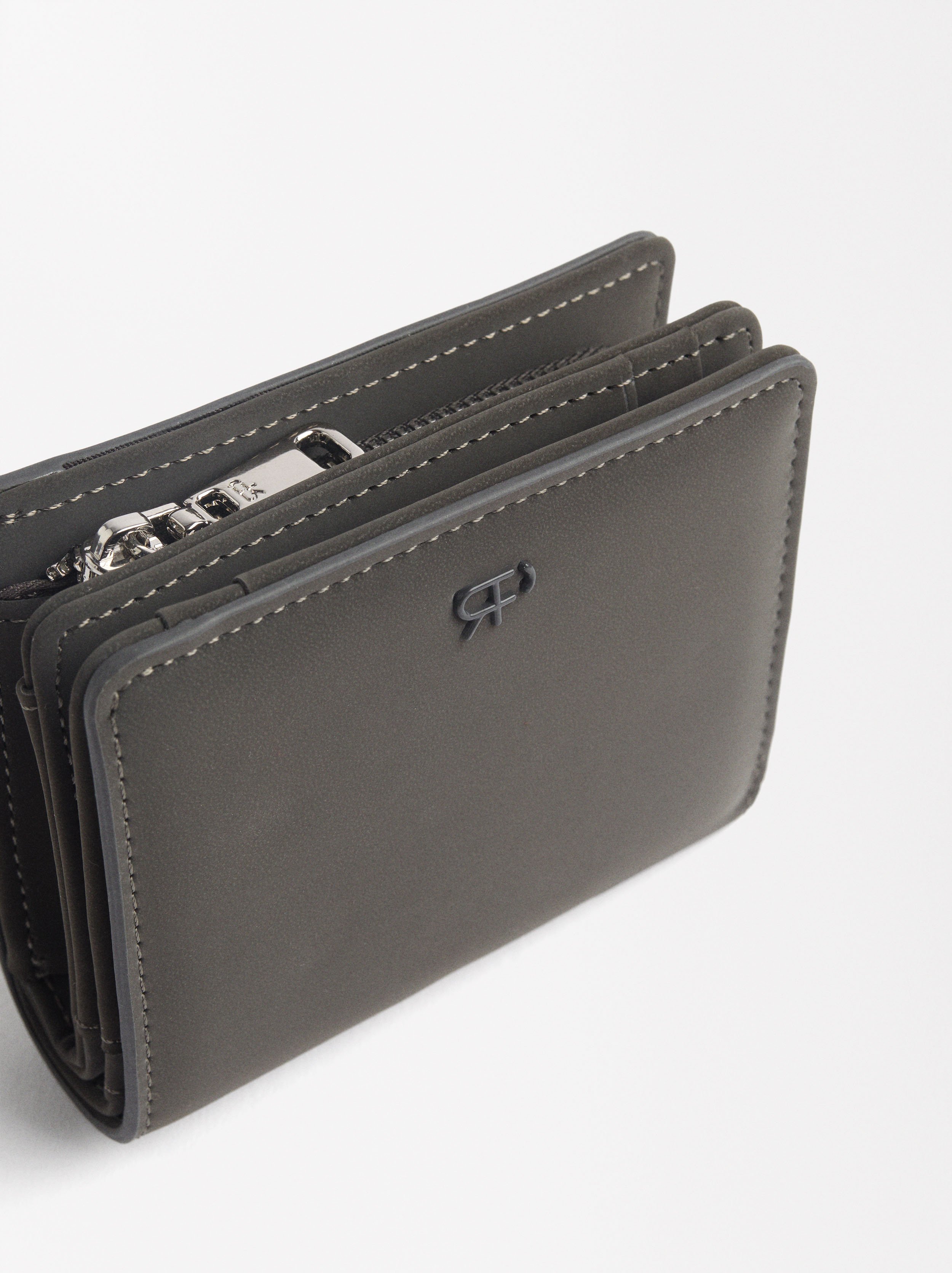 Velvety texture coin purse image number 1.0