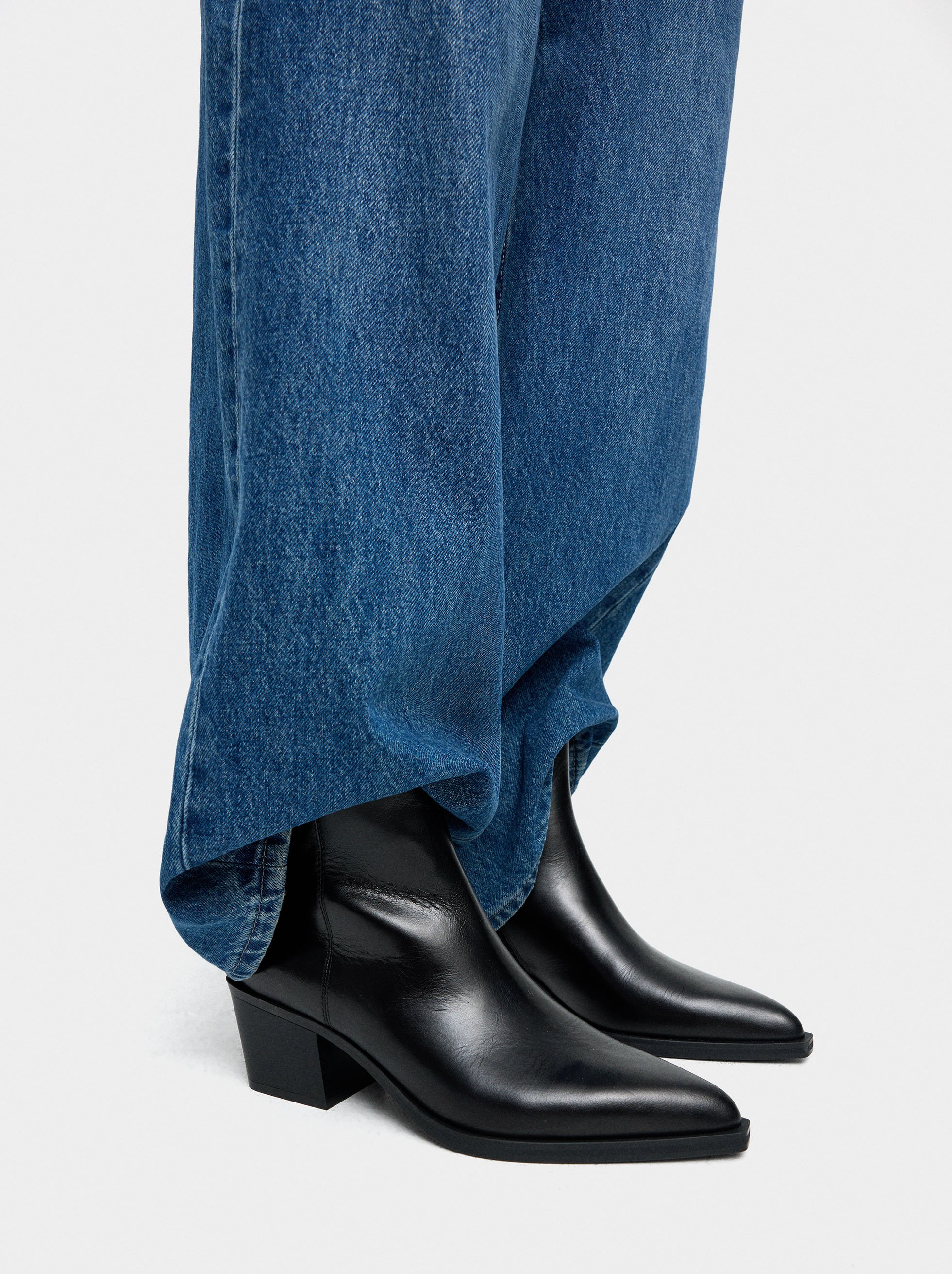 Leather ankle boots with wide heel image number 1.0