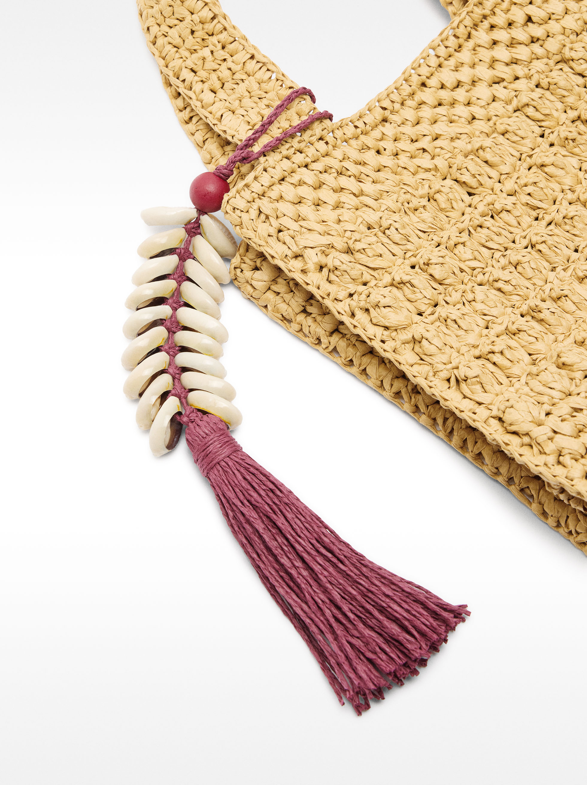Straw-effect tote bag with hanging shells detail S  image number 2.0