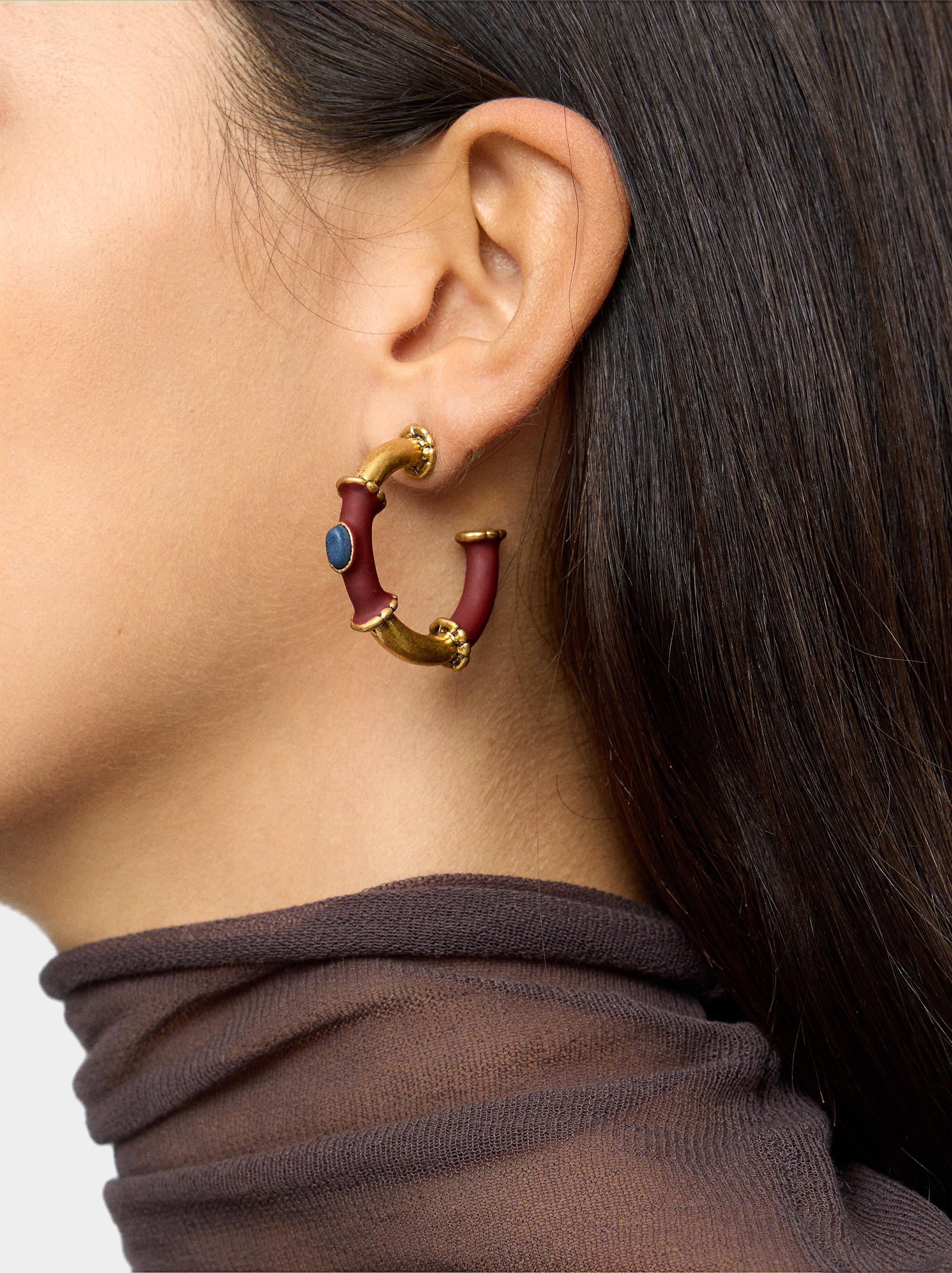 Open hoop earrings with stone image number 1.0