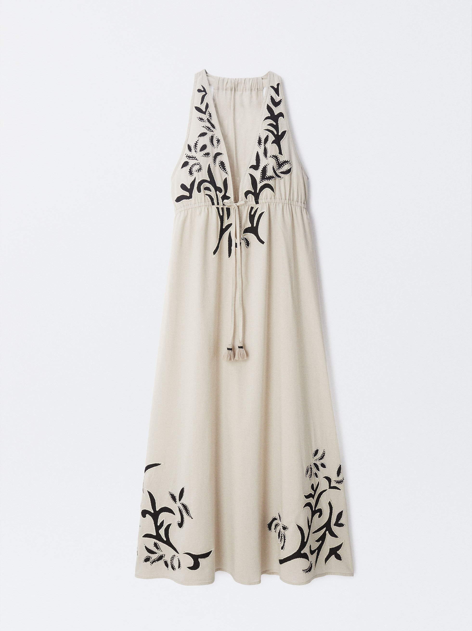 Online Exclusive - Long Embroidered Dress image number 4.0