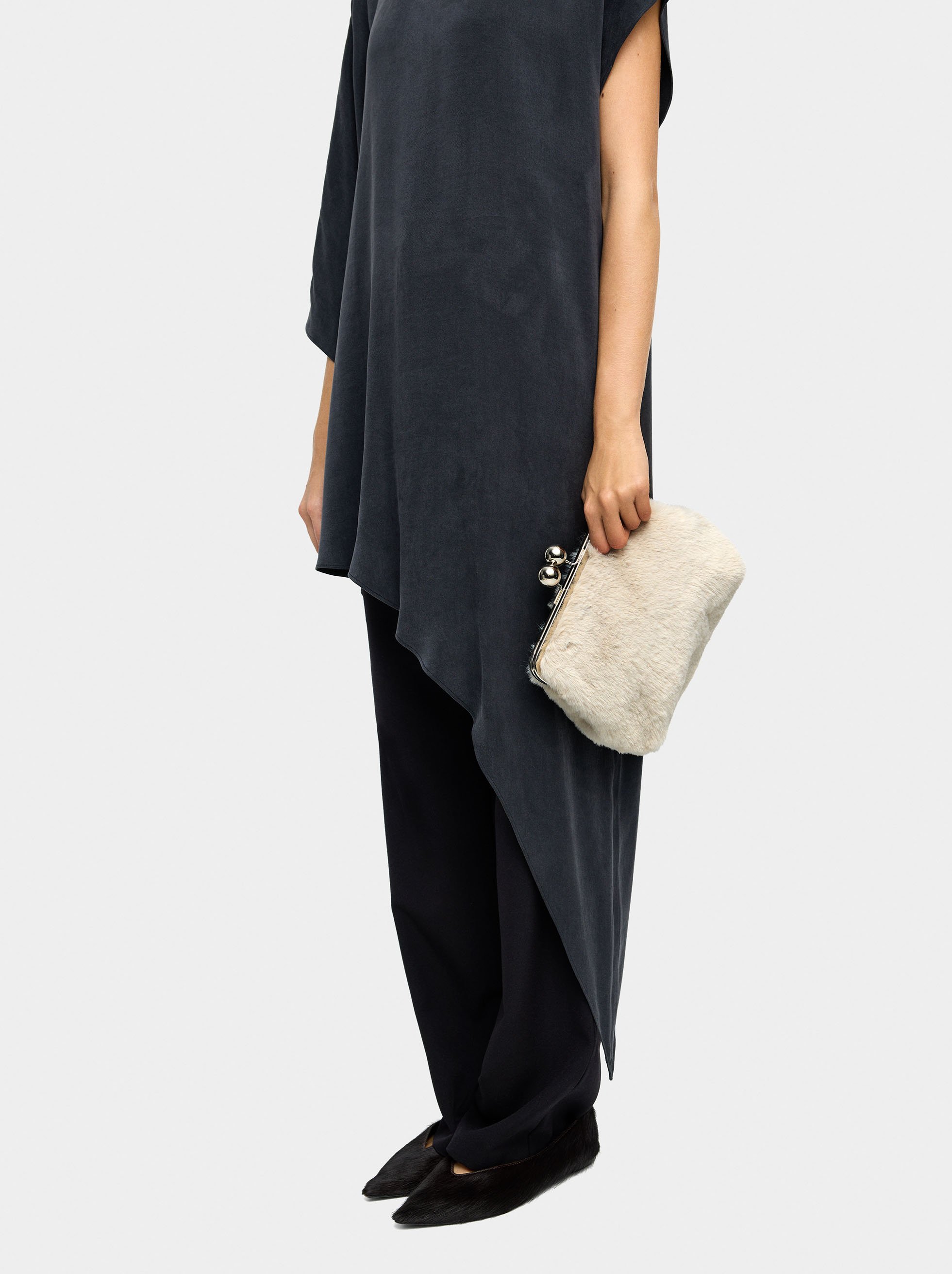 Party bag with fur effect image number 1.0