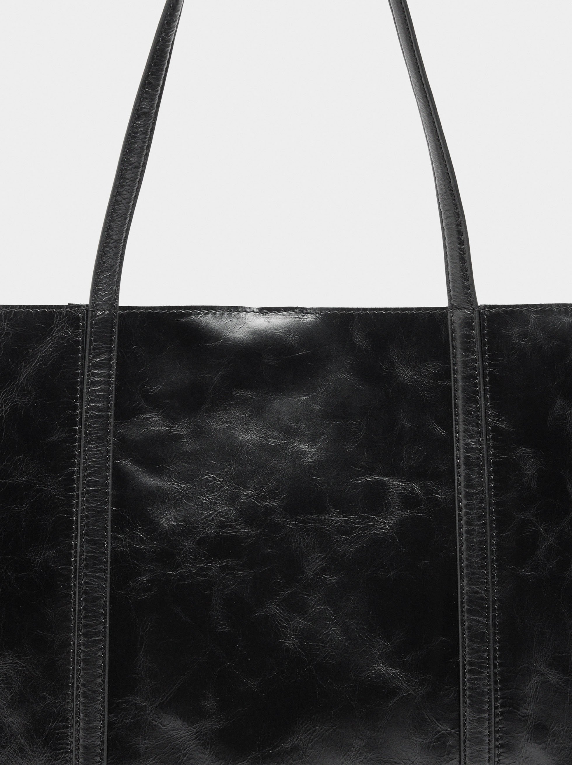 Mala shopper de pele com tachas image number 6.0