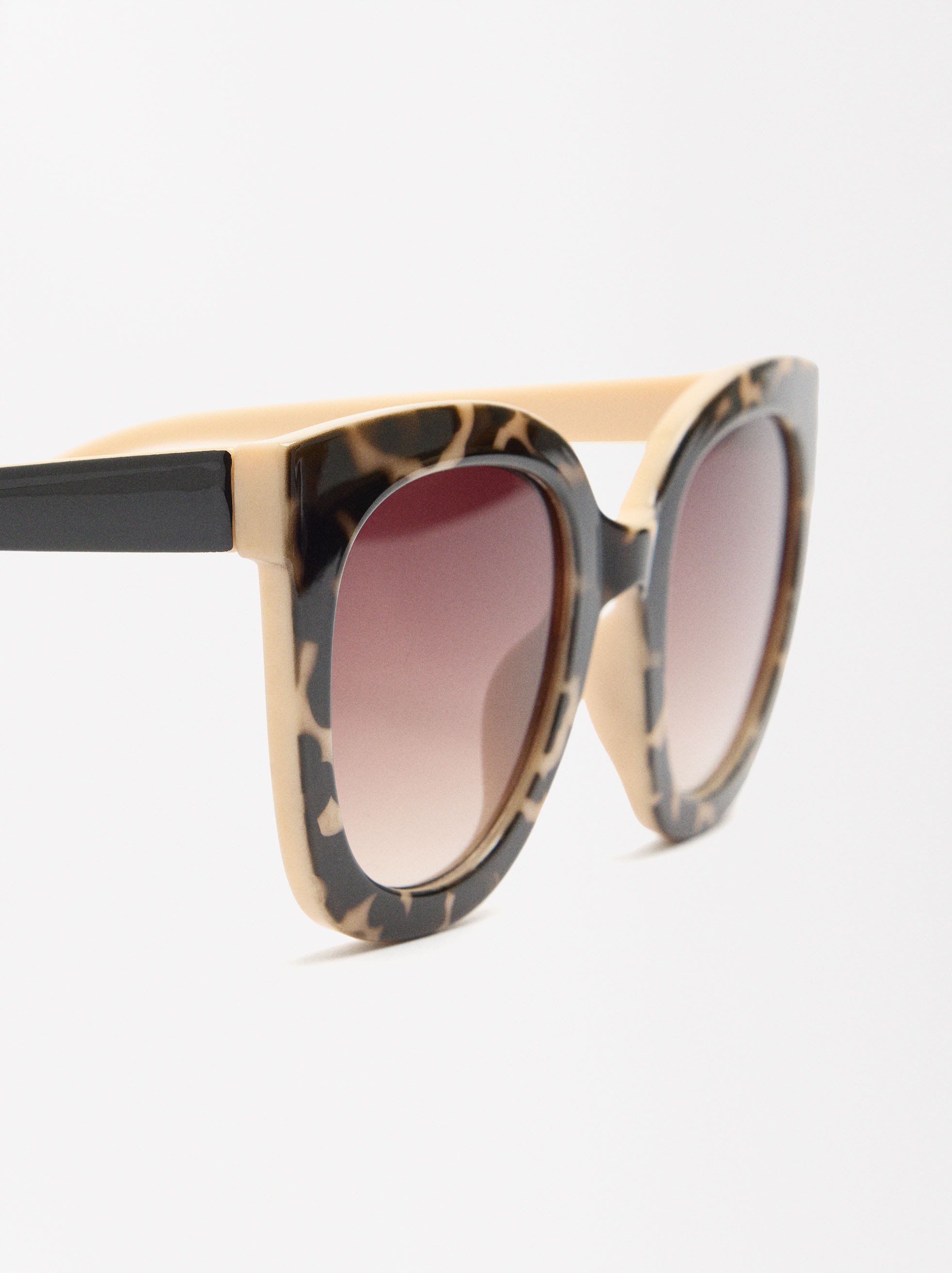 Square sunglasses image number 2.0