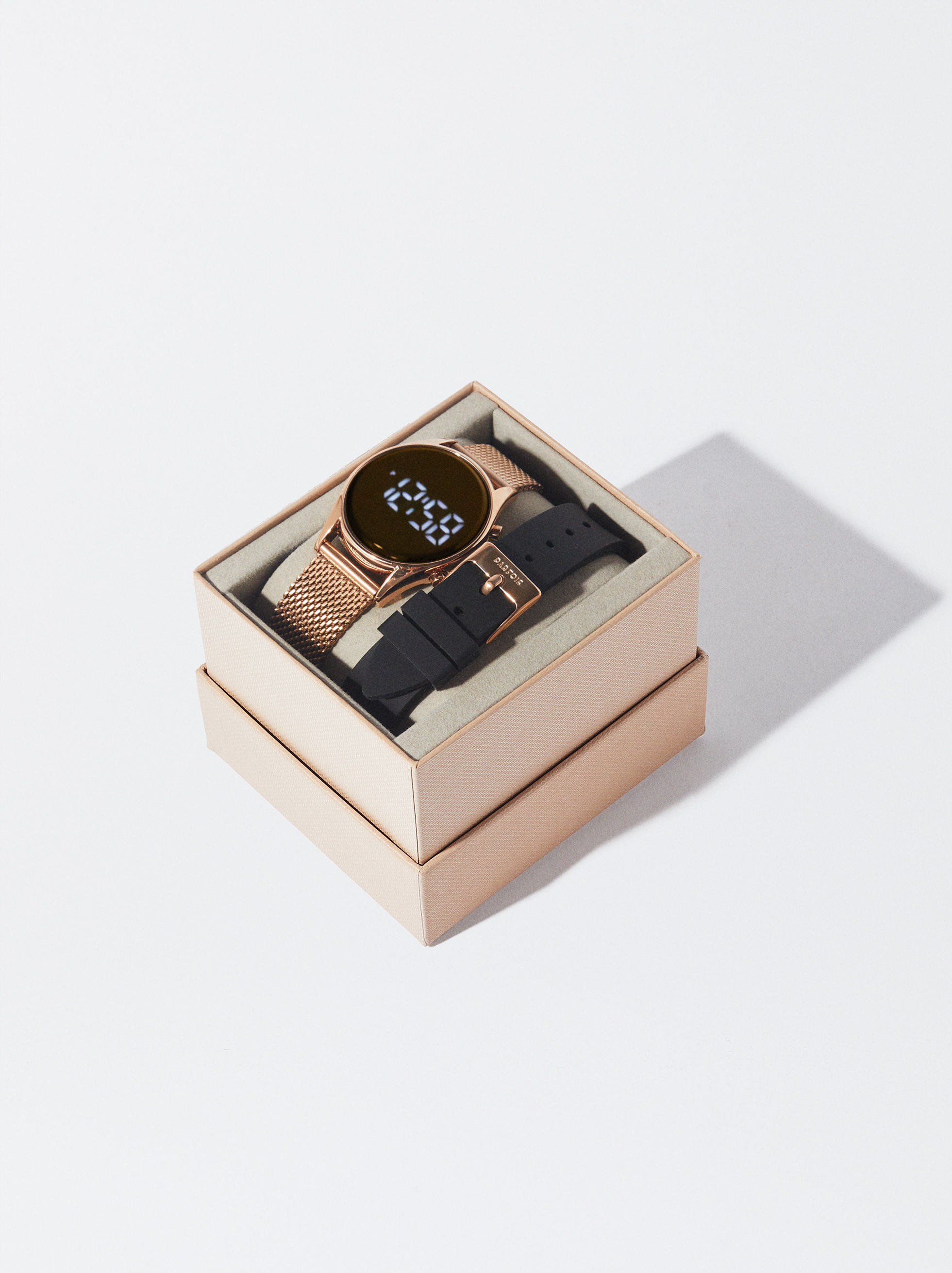 Digital Watch With Interchangeable Straps Golden Parfois