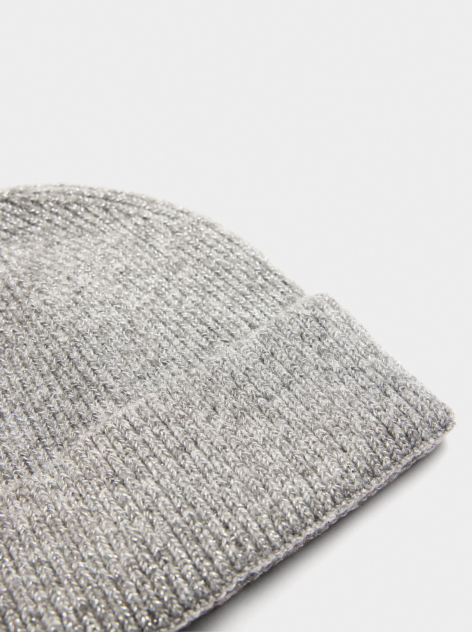 Strickmütze aus Lurex mit Bündchen image number 1.0