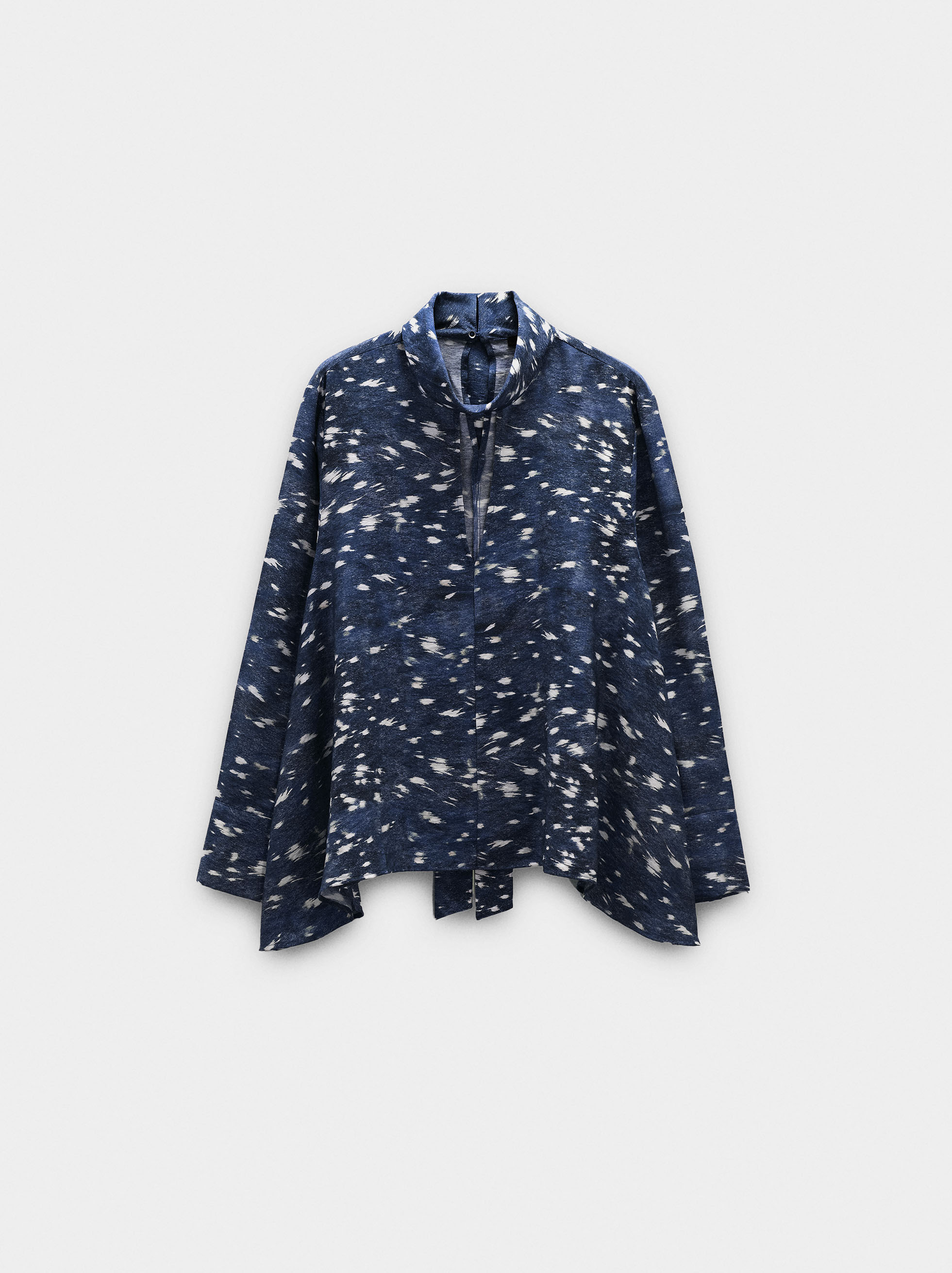 Long-sleeve animal print blouse image number 5.0