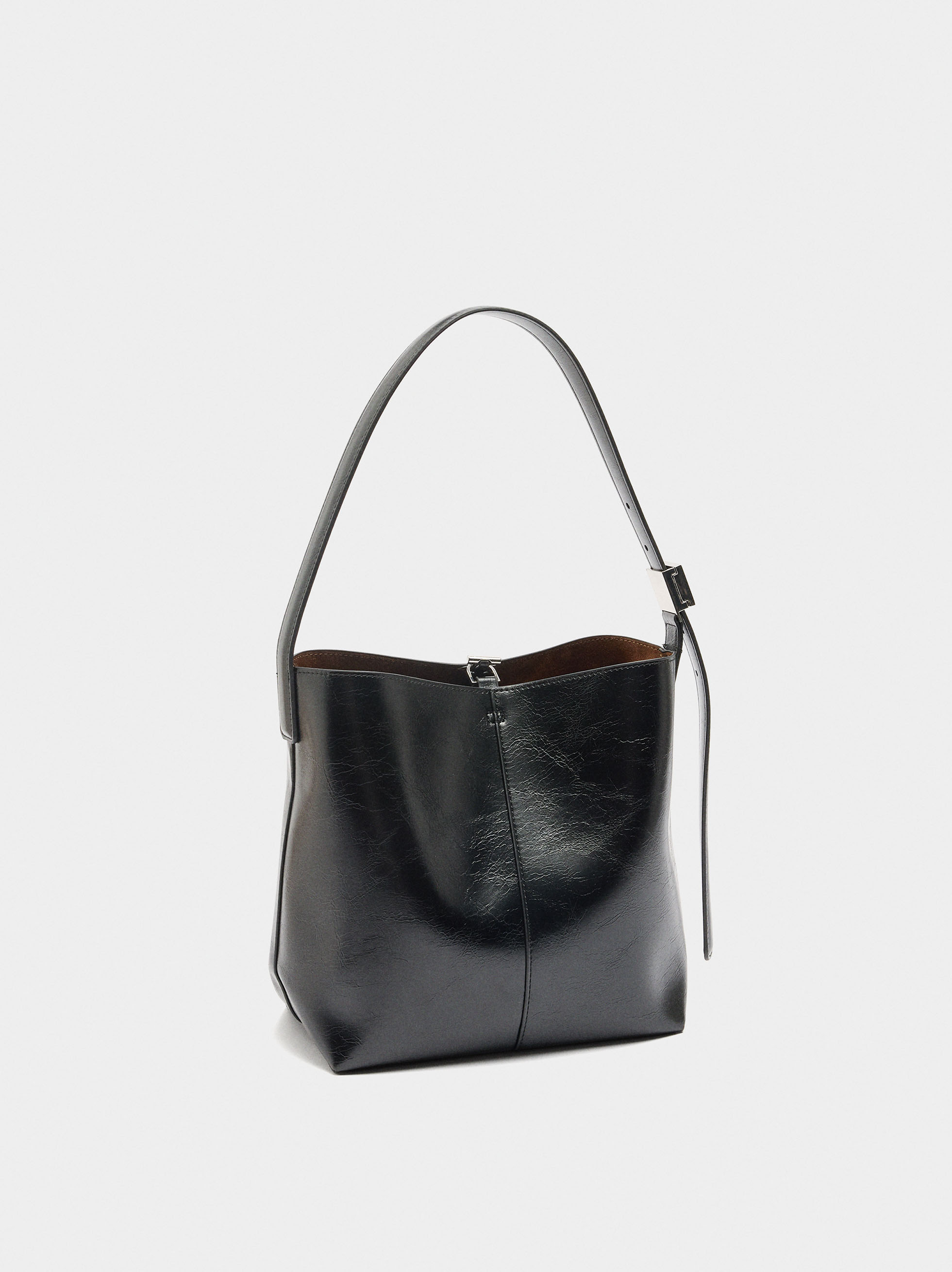 Bucket bag with cracked effect image number 4.0