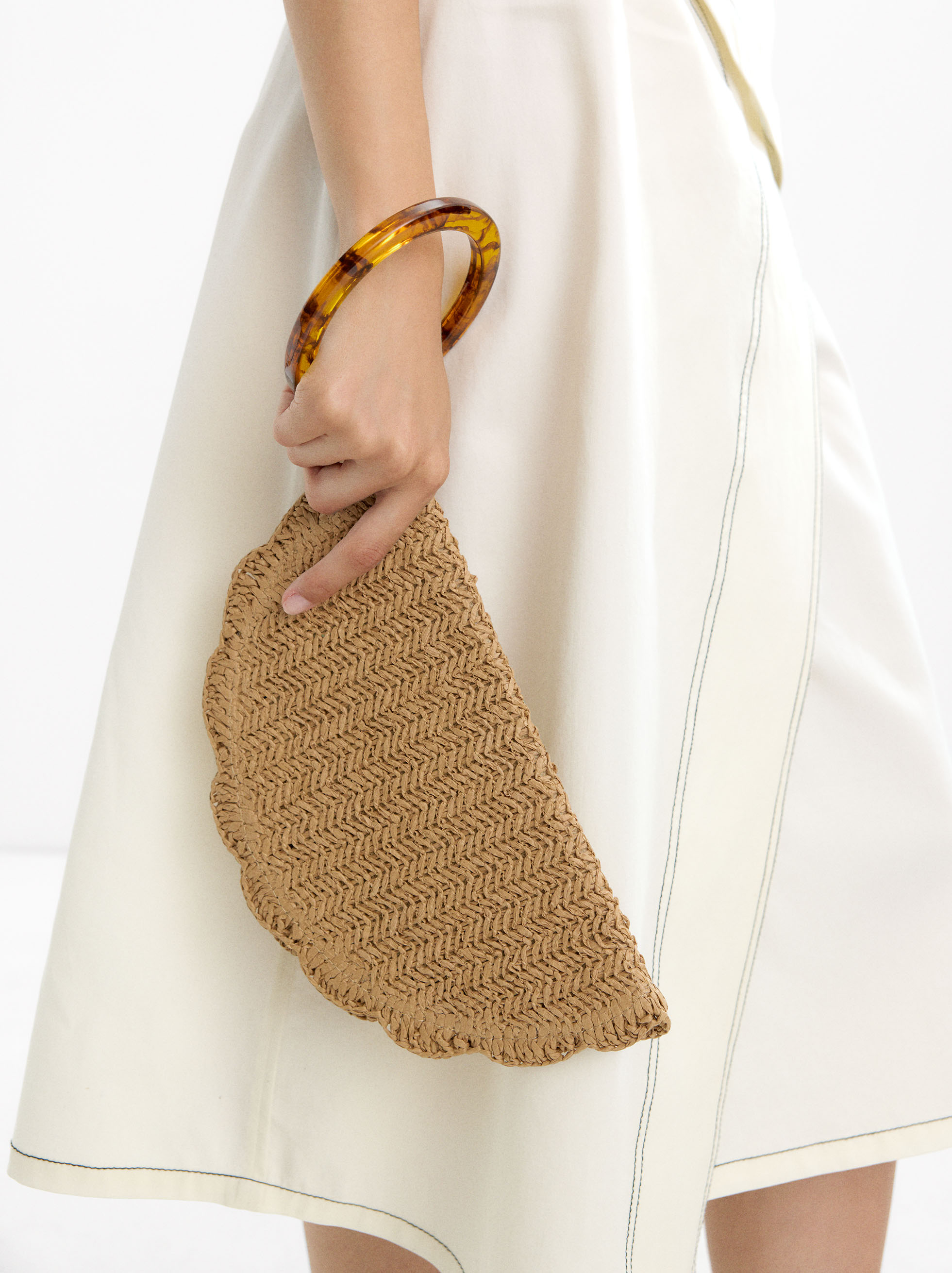 Ovale Handtasche mit Stroh-Effekt image number 1.0