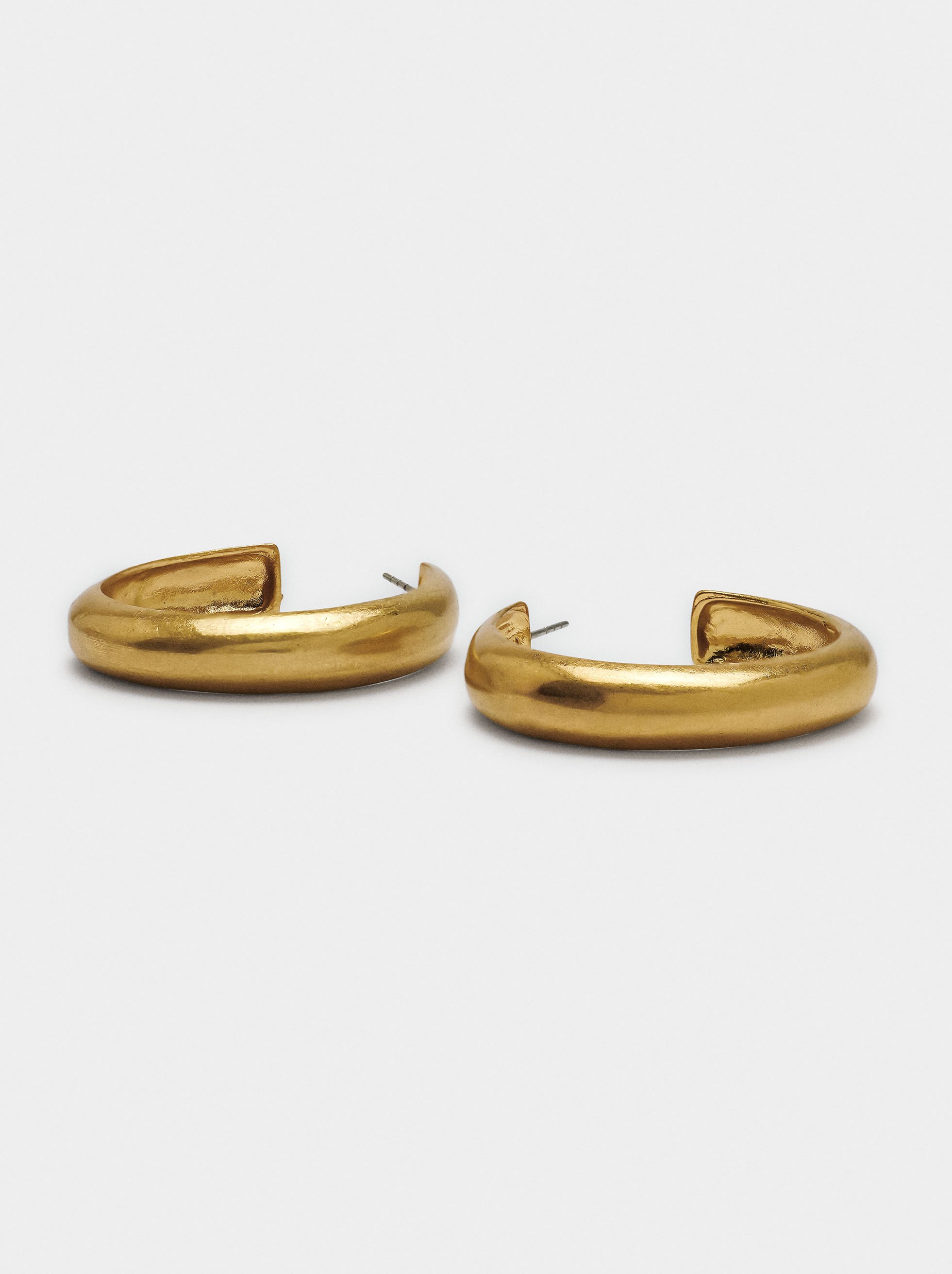 Smooth open hoop earrings image number 1.0