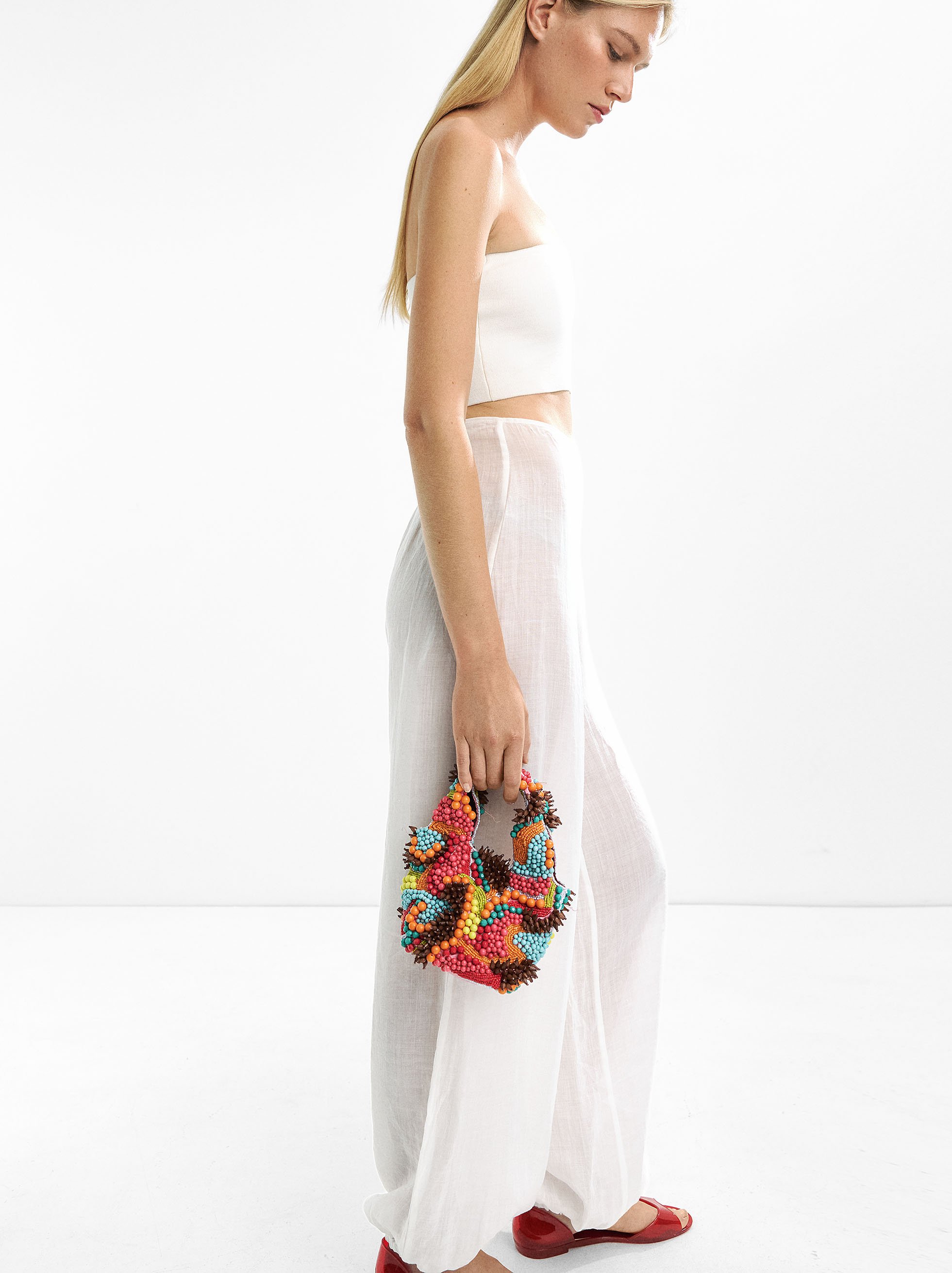 Party bag with multicoloured beads image number 1.0