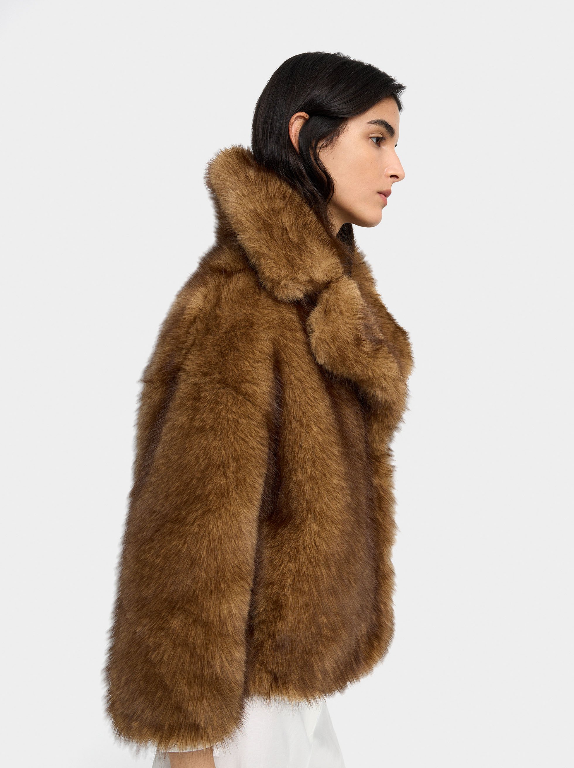 Voluminous coat with fur effect image number 2.0