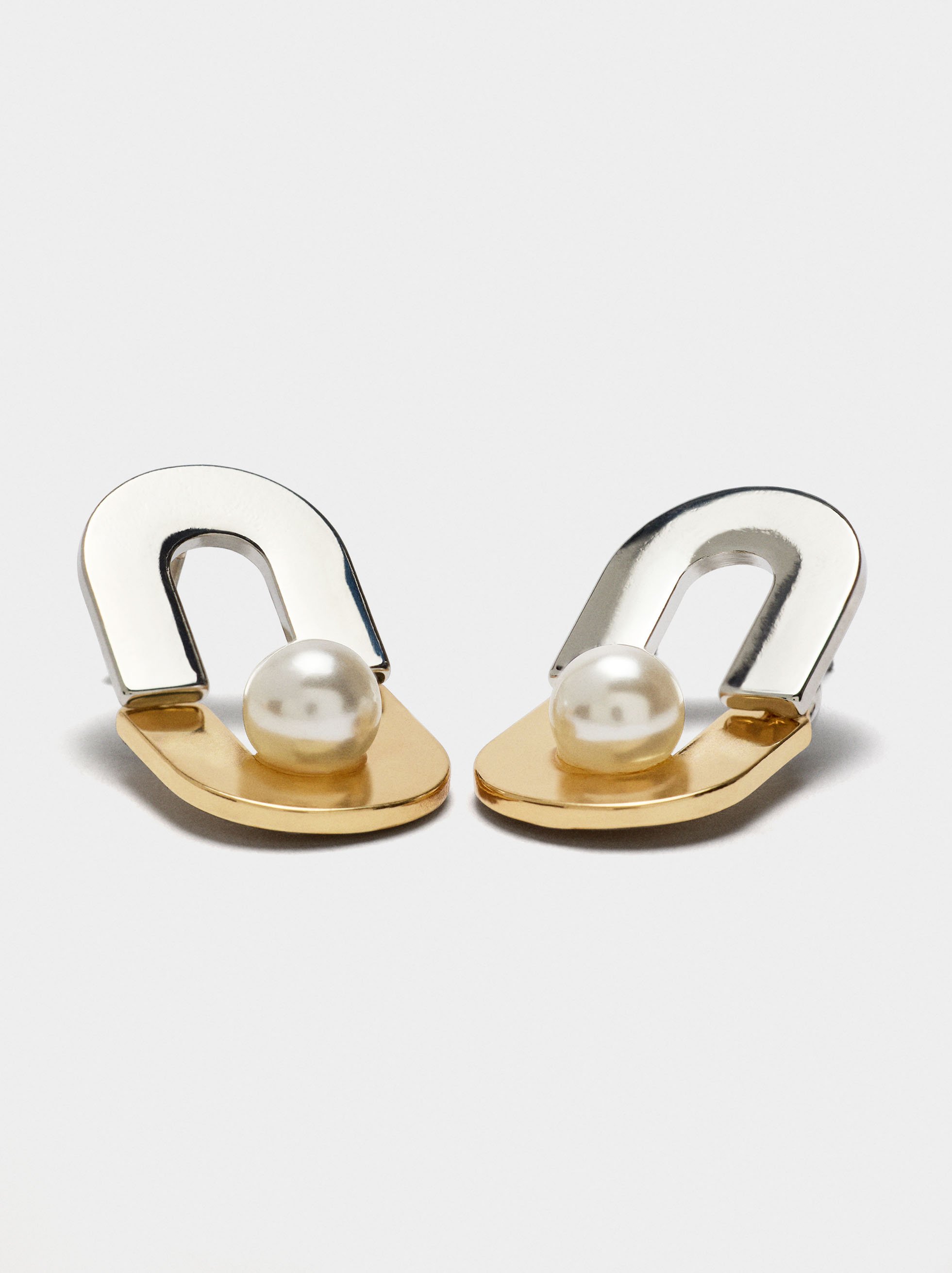 Elongated two-tone hoop earrings with pearl image number 1.0
