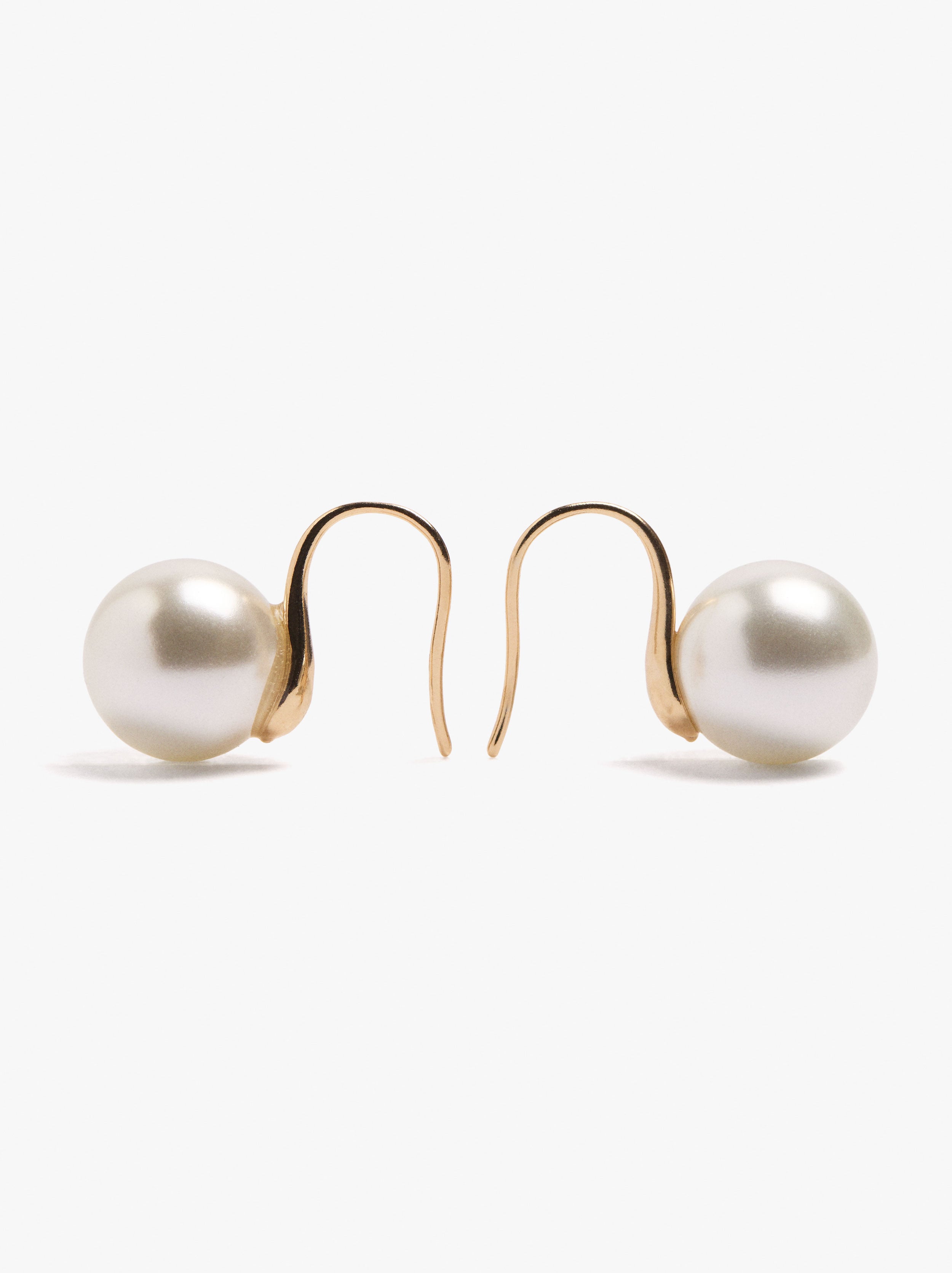 Pearl earrings with hook image number 1.0