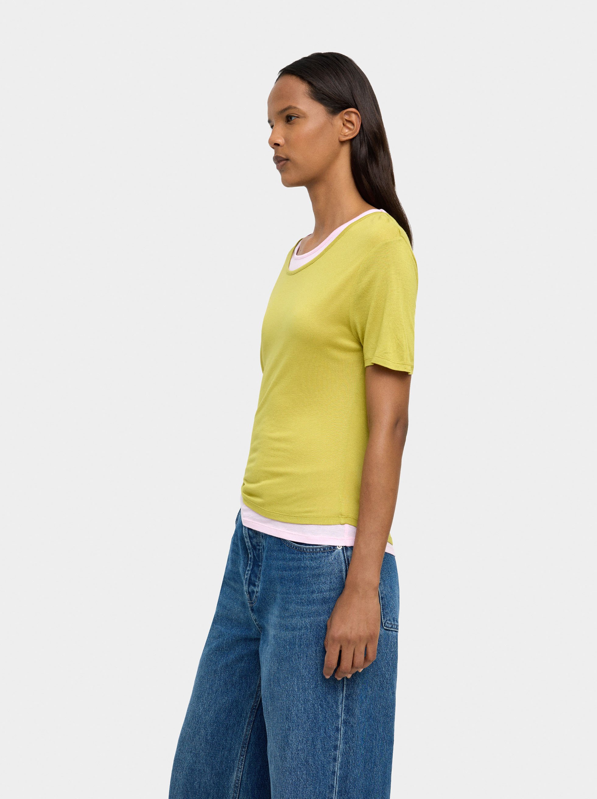 Bicolor T-Shirt image number 2.0