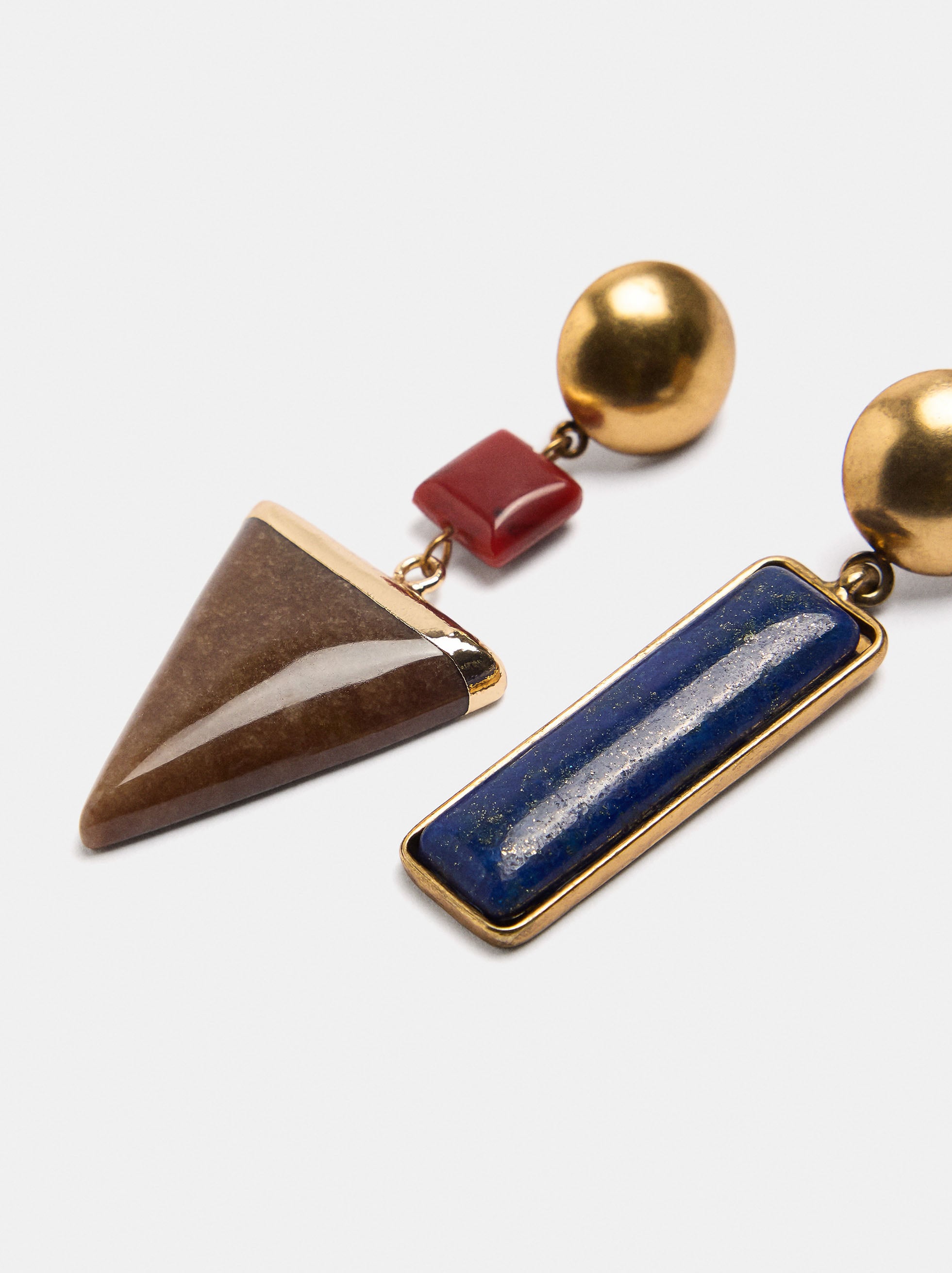 Geometric drop earrings with stone image number 2.0