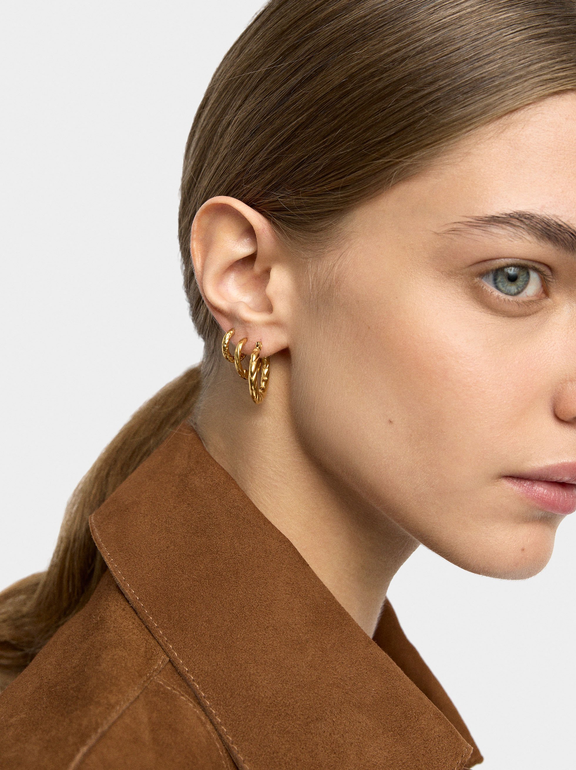 Set of golden hoop earrings - stainless steel image number 1.0