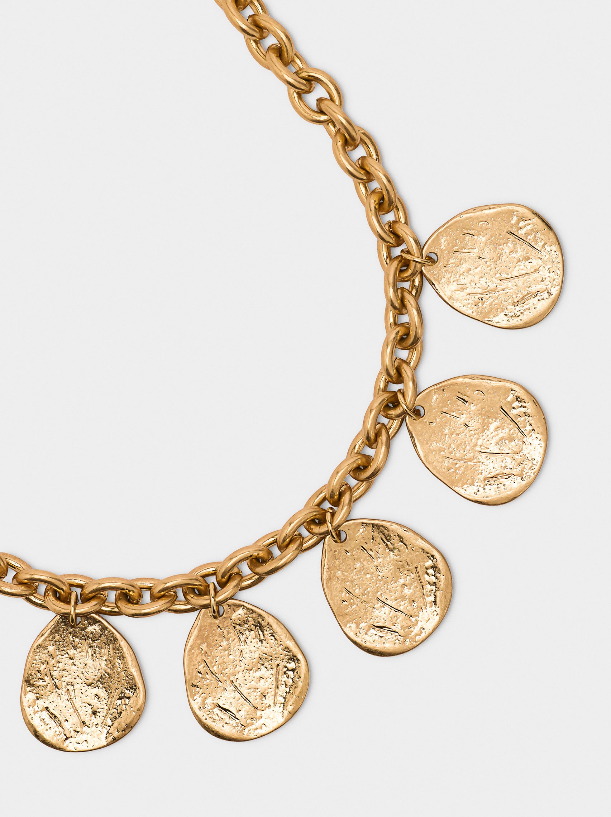 Short necklace with oval dangling links image number 1.0