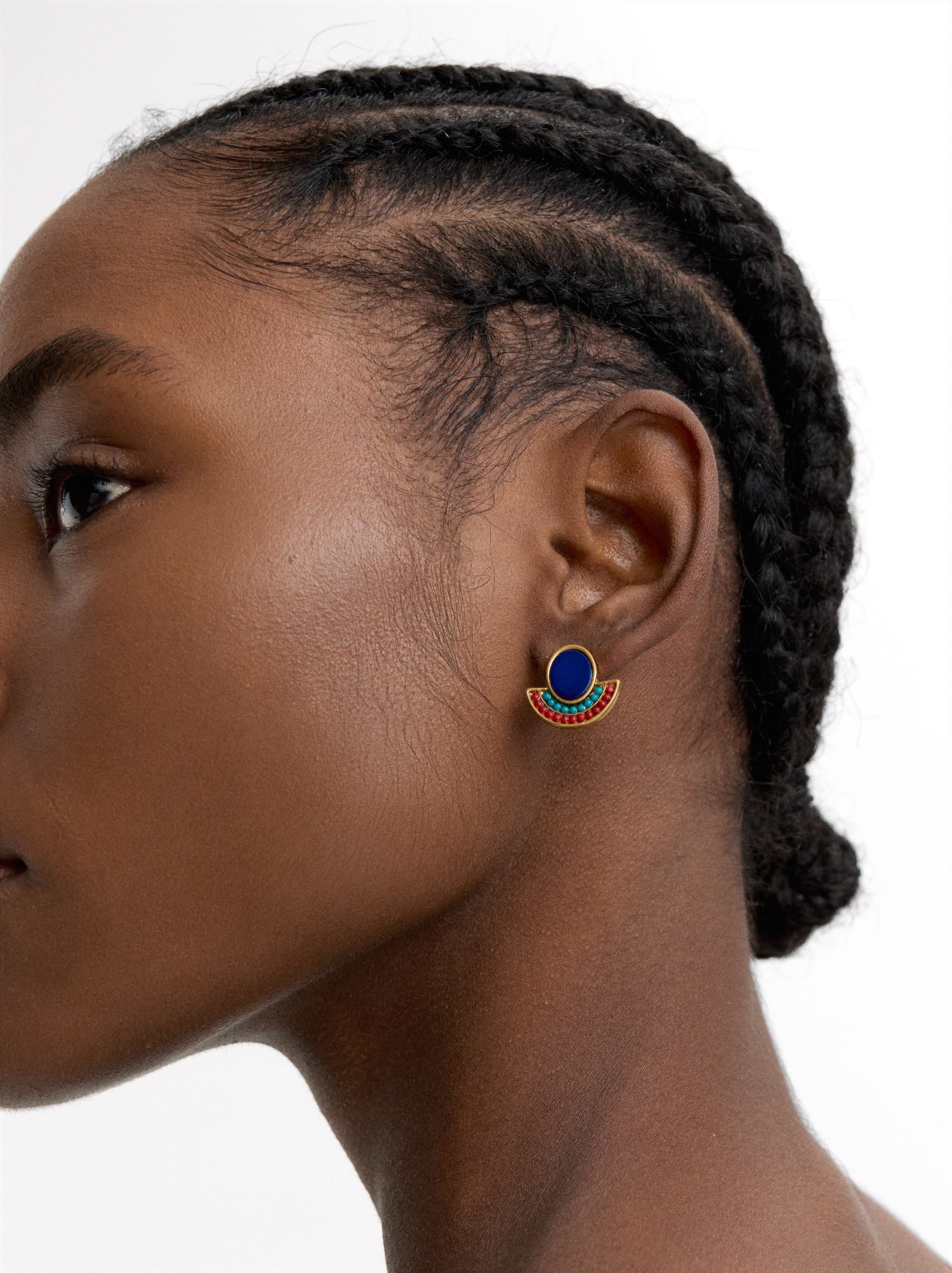 Fan-shaped shell earrings image number 0.0