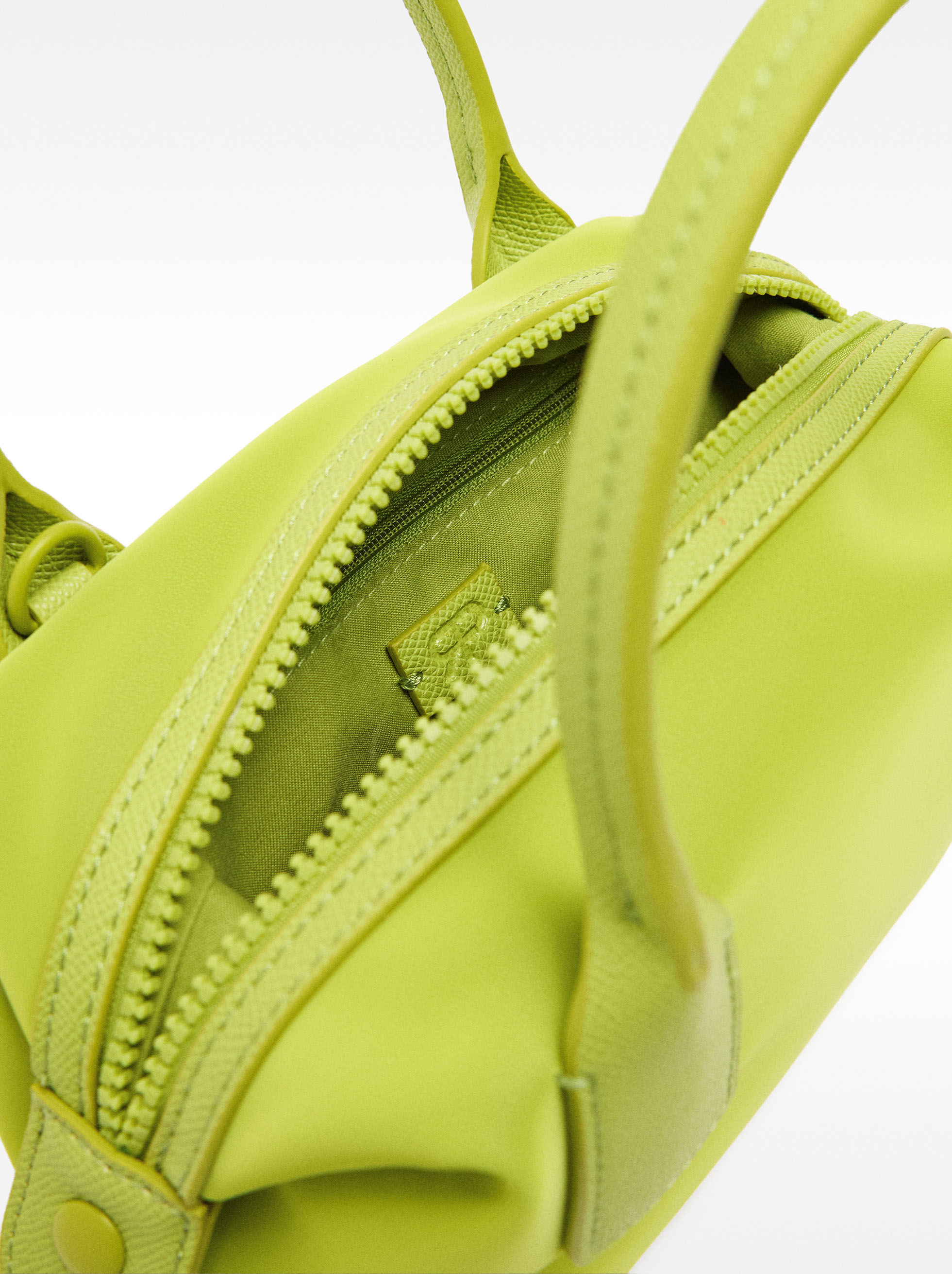 Soft texture tote bag with shoulder strap image number 4.0