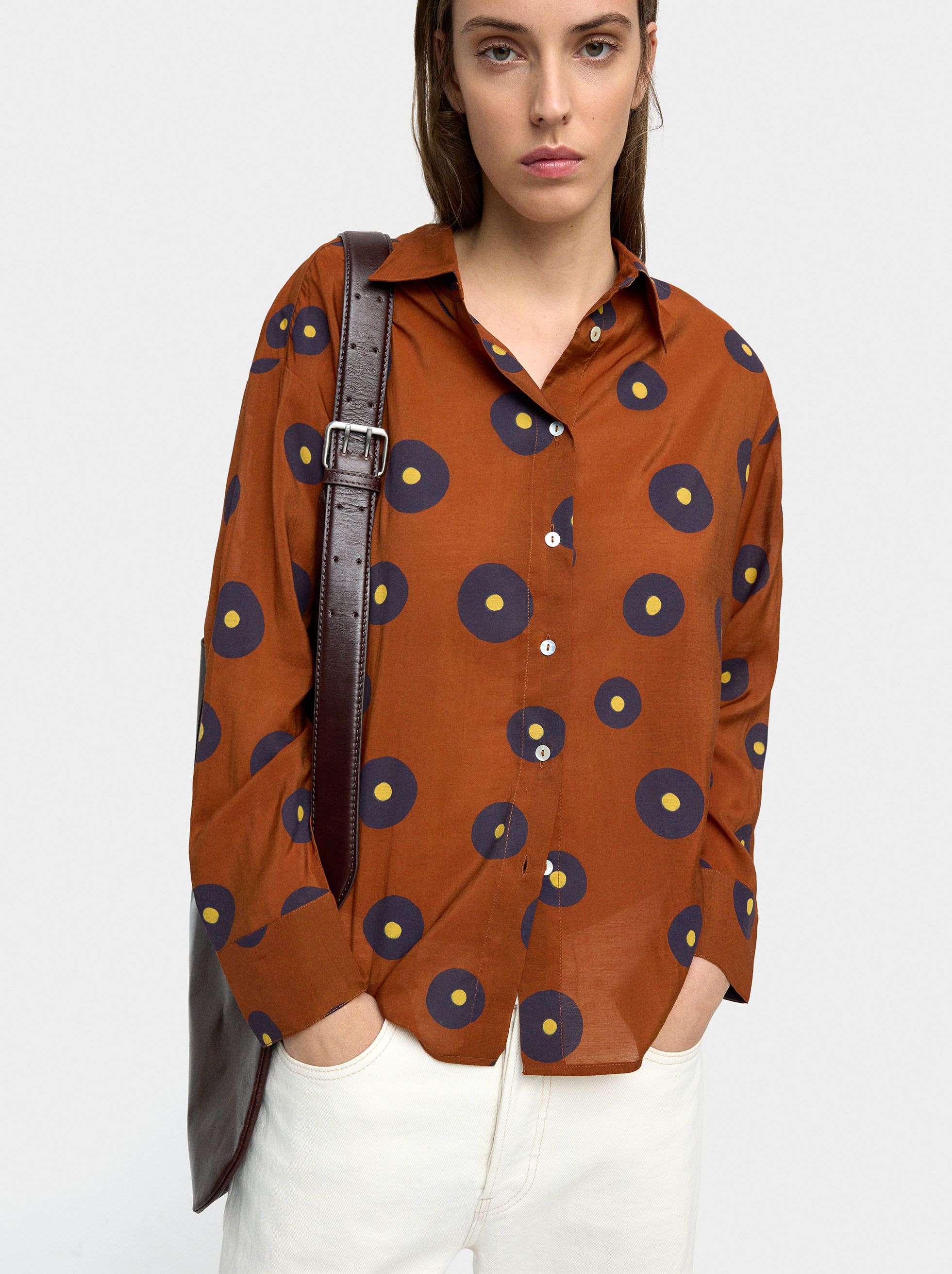 Shirt with printed circles image number 1.0