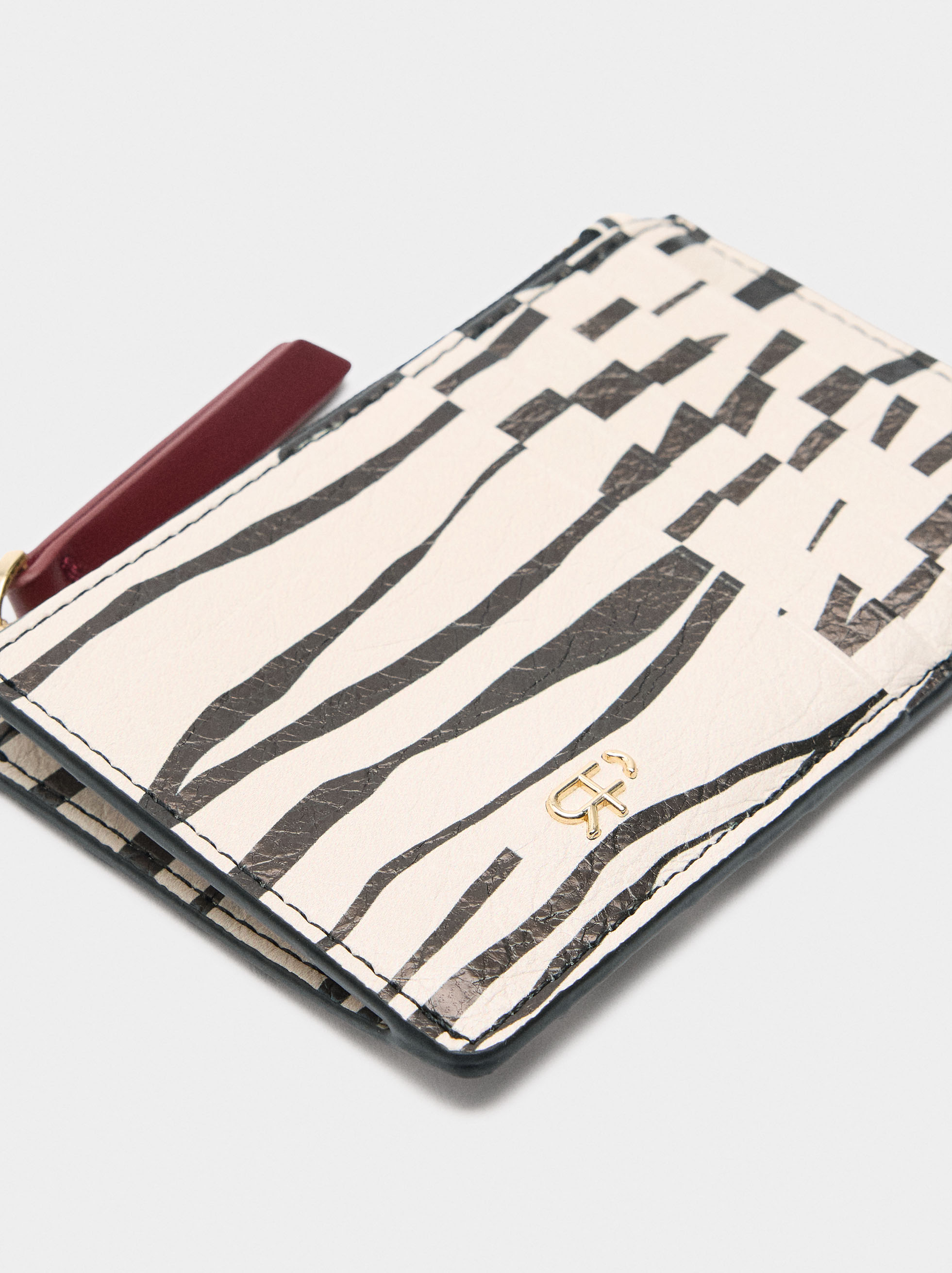 Printed animal card holder image number 1.0