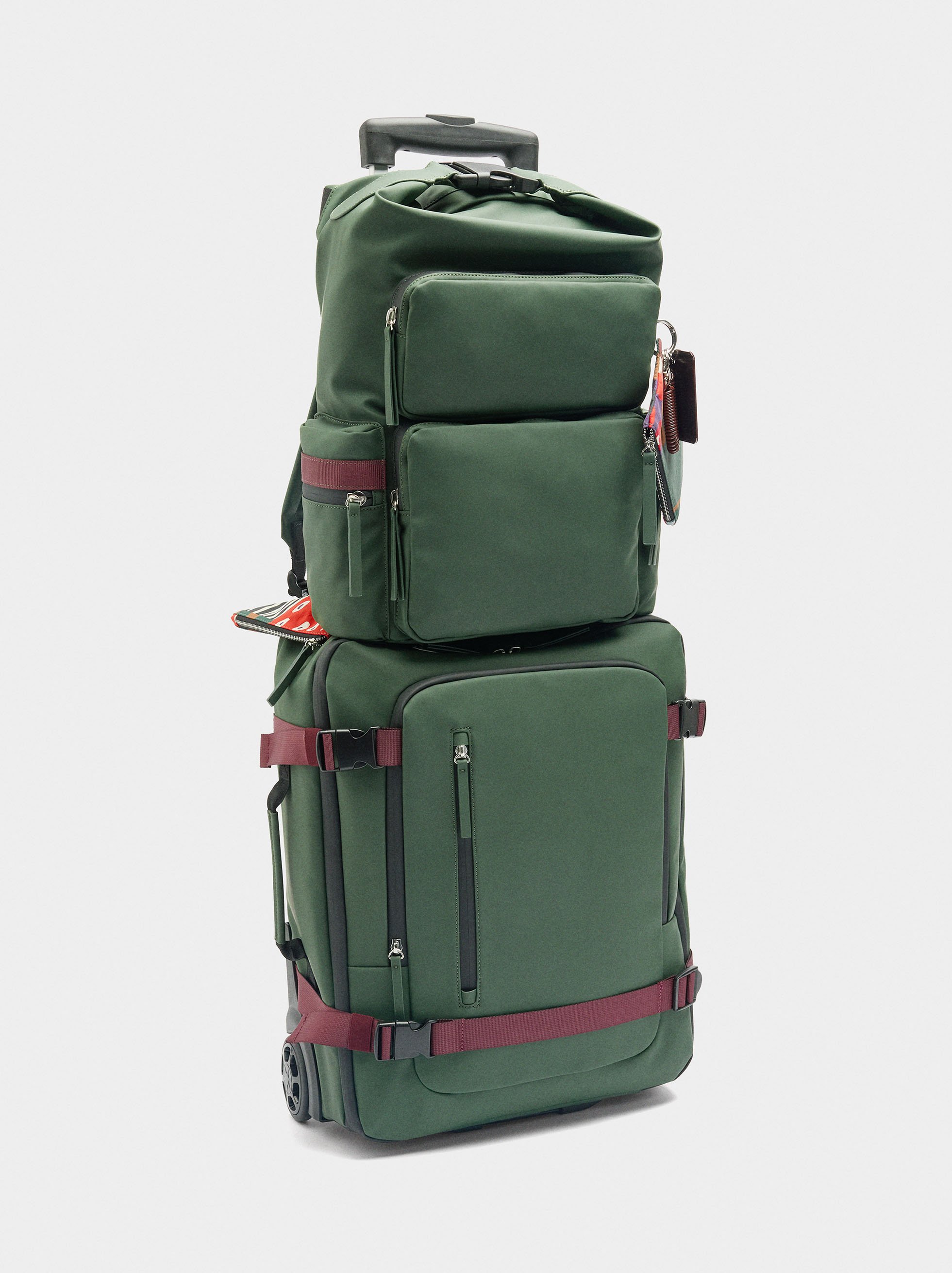 Travel suitcase with soft texture image number 7.0