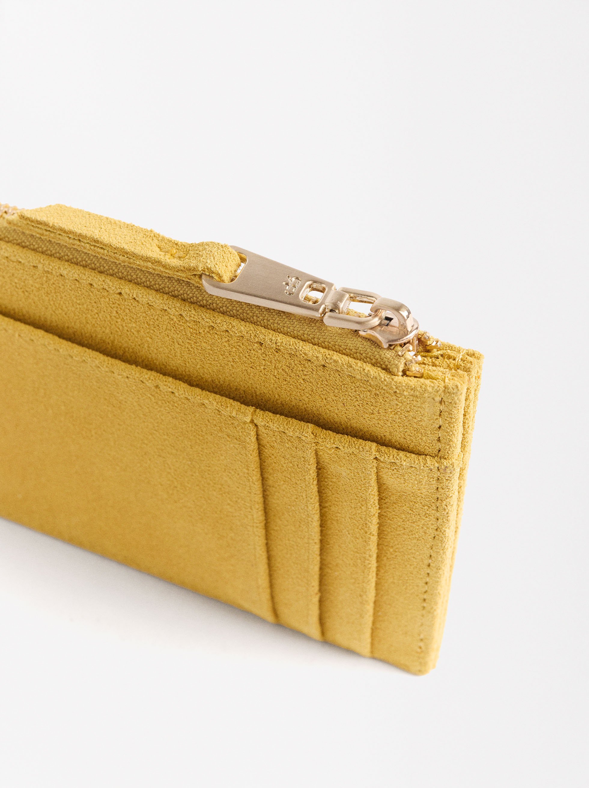 Leather cardholder image number 1.0