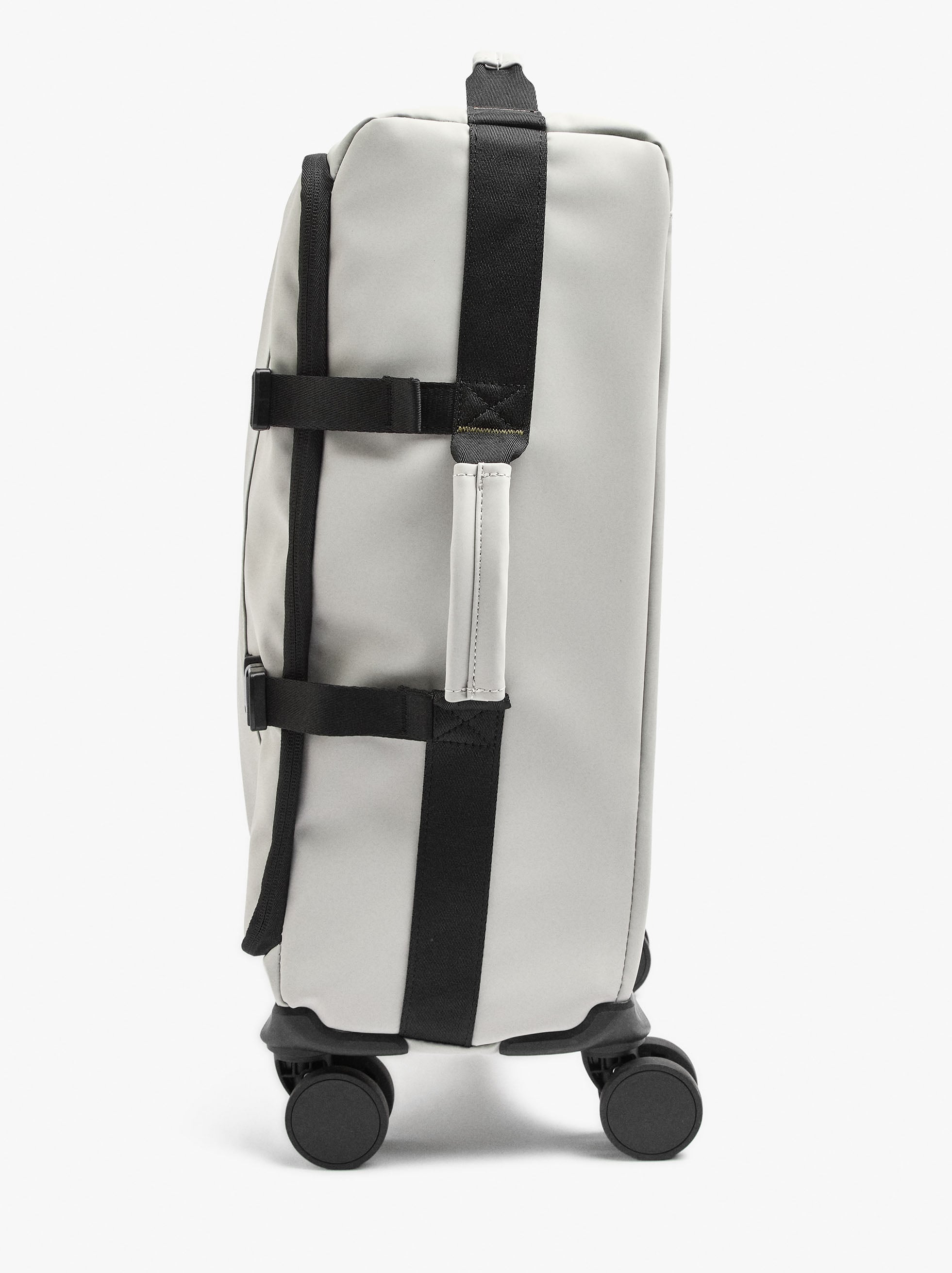 Valise de voyage lisse avec texture douce image number 1.0