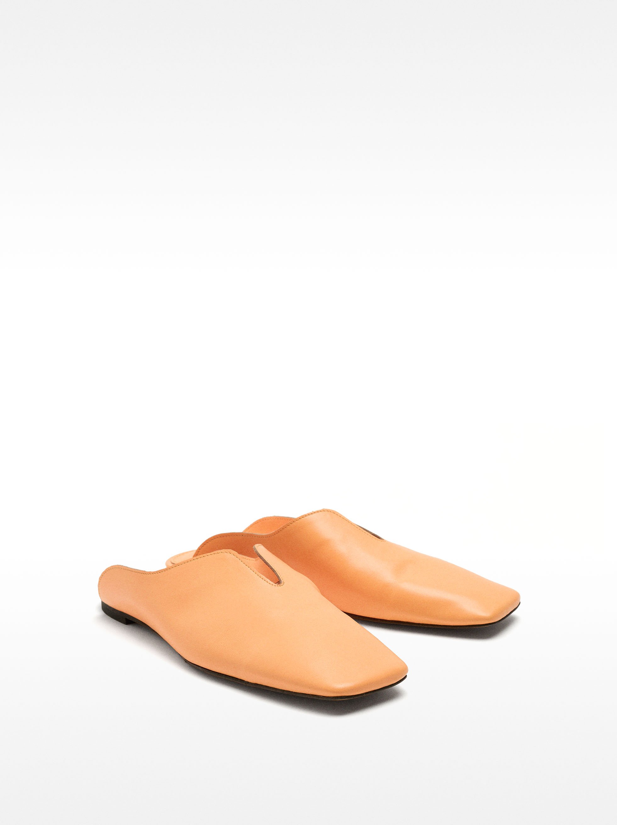 Sapatos rasos de pele tipo mules image number 3.0