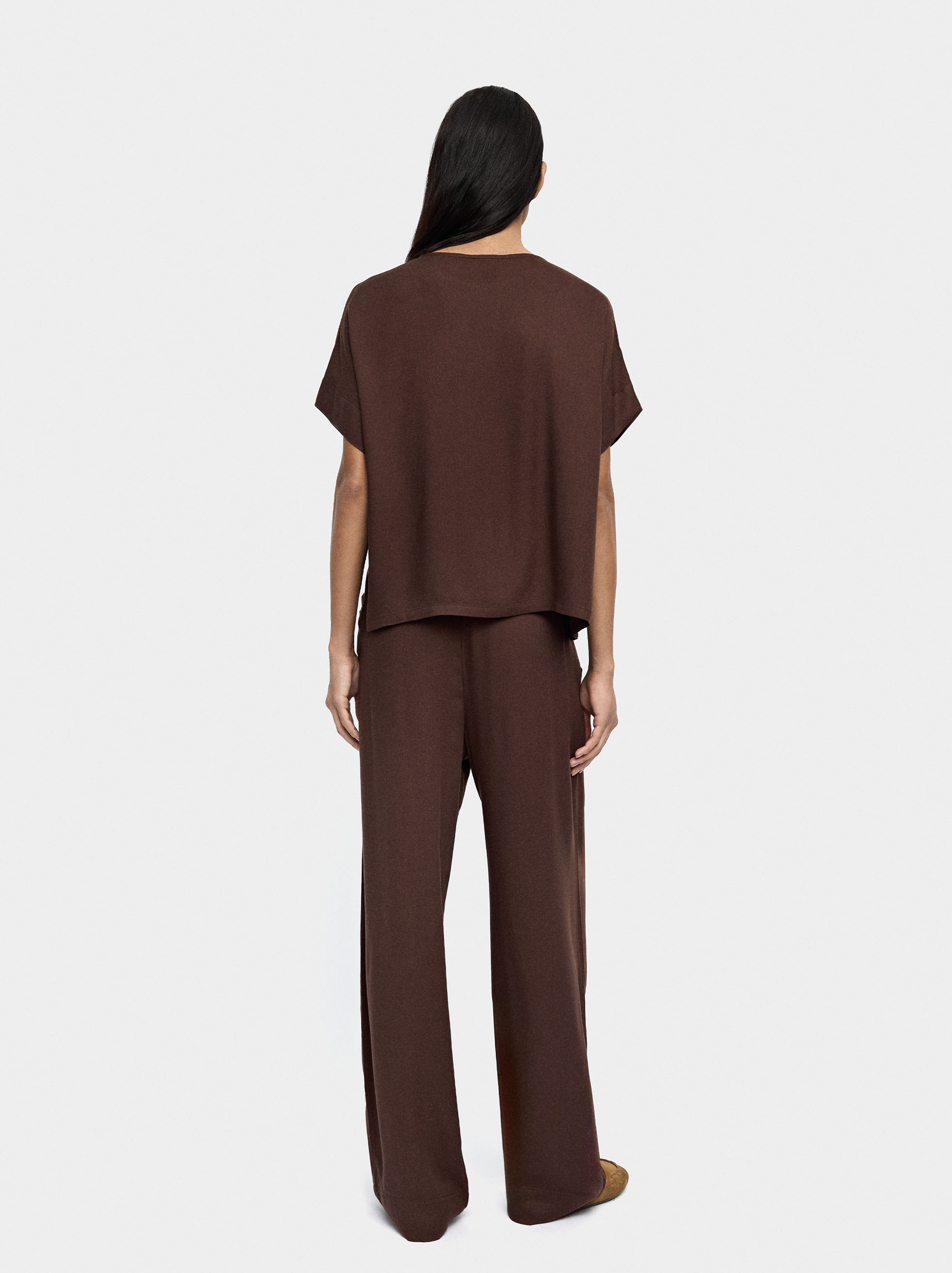 Fluid trousers with elastic waist image number 3.0
