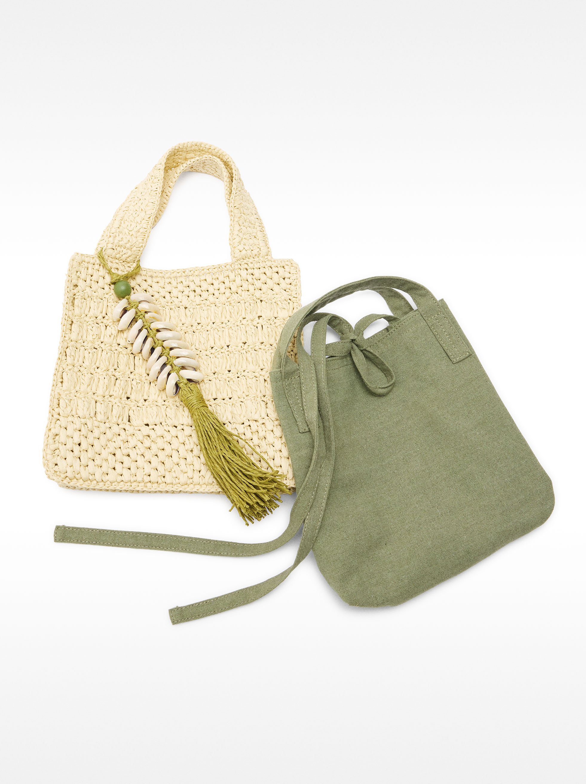 Straw-effect tote bag with hanging shells detail S 