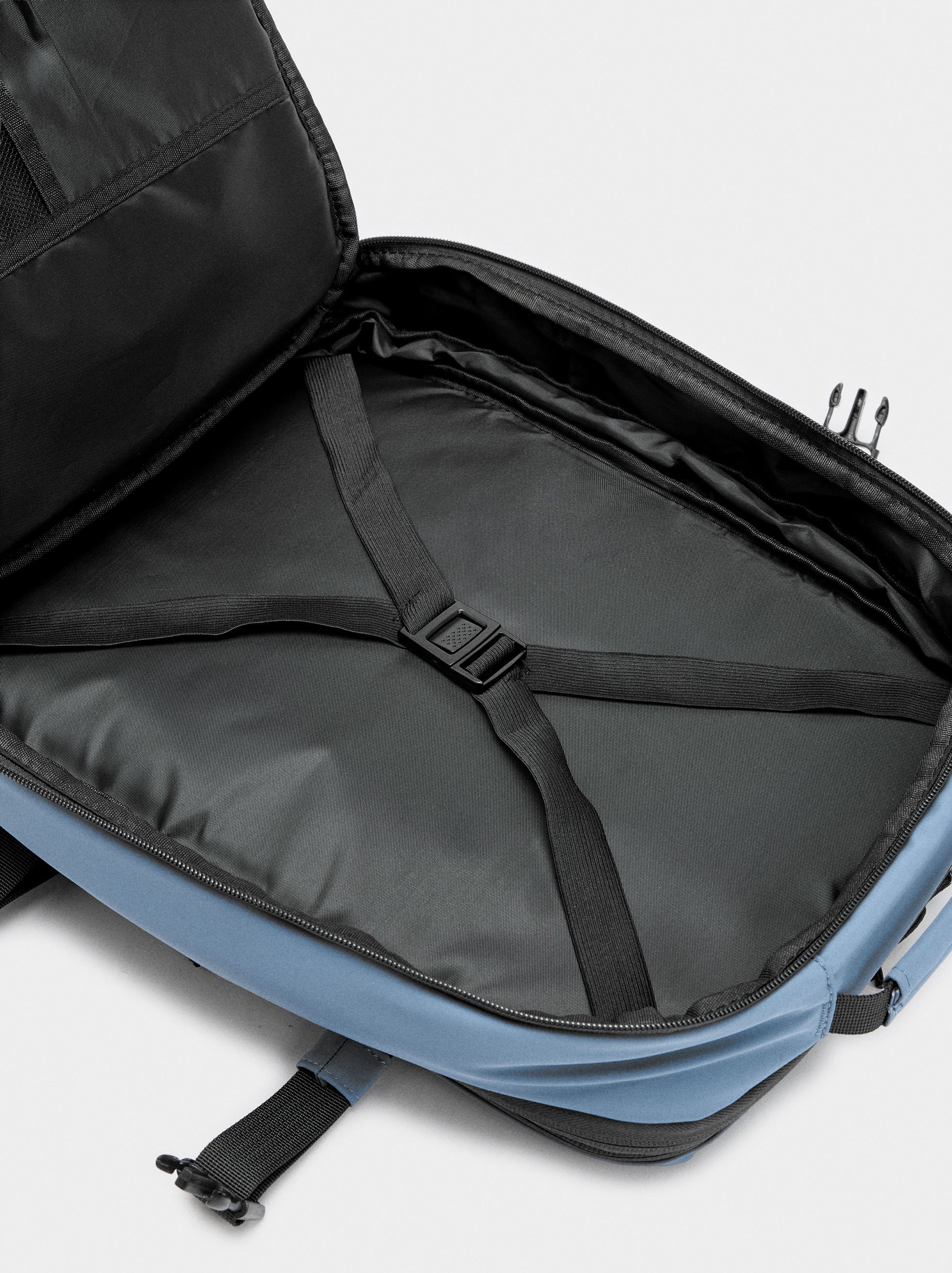 Kabinenrucksack aus Nylon image number 5.0