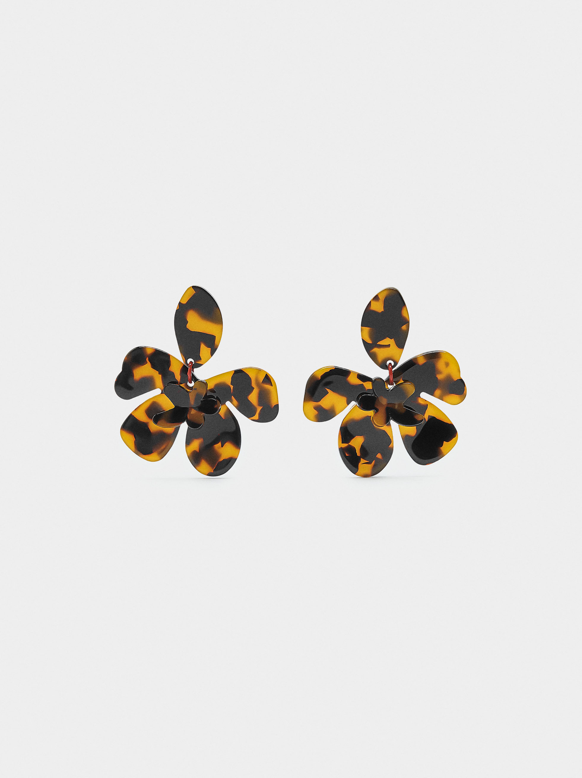 Flower earrings with tortoiseshell effect image number 0.0