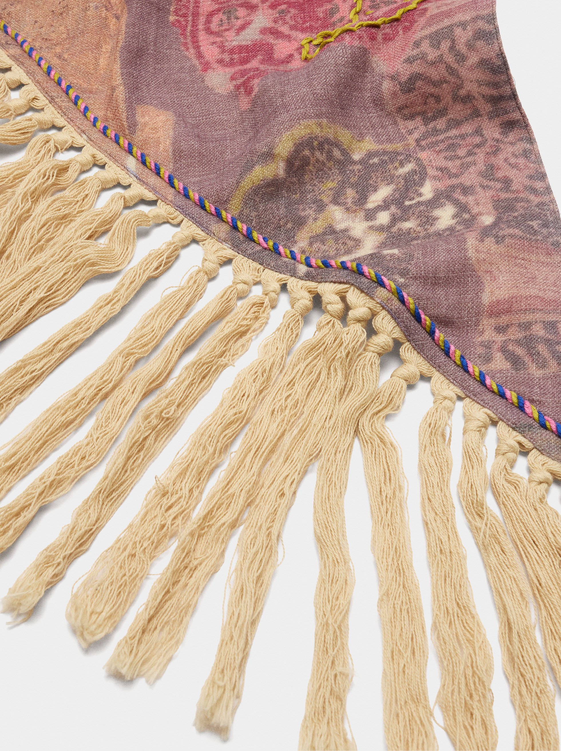 Wool shawl with fringes image number 3.0