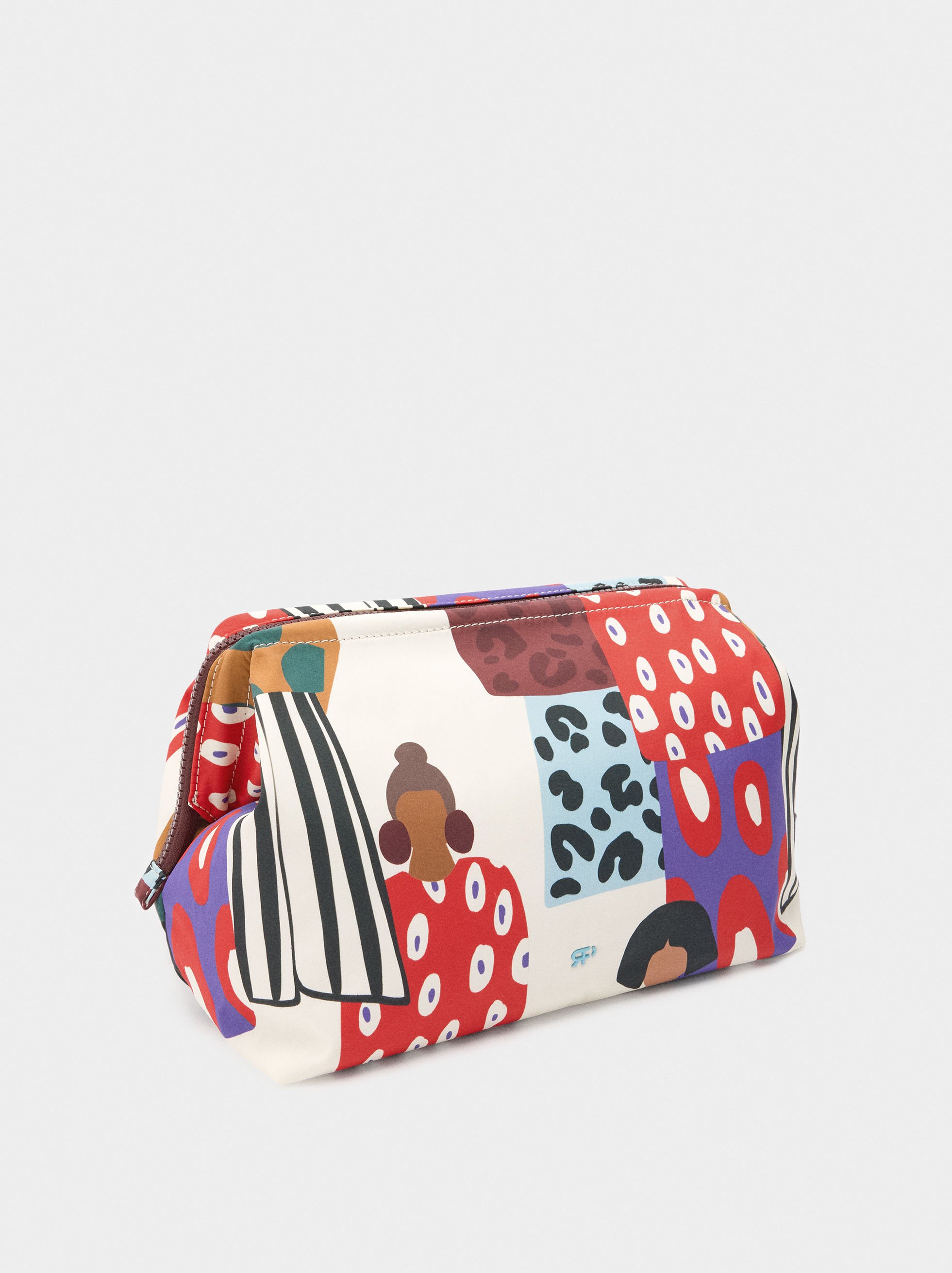 Printed nylon toiletry bag image number 2.0