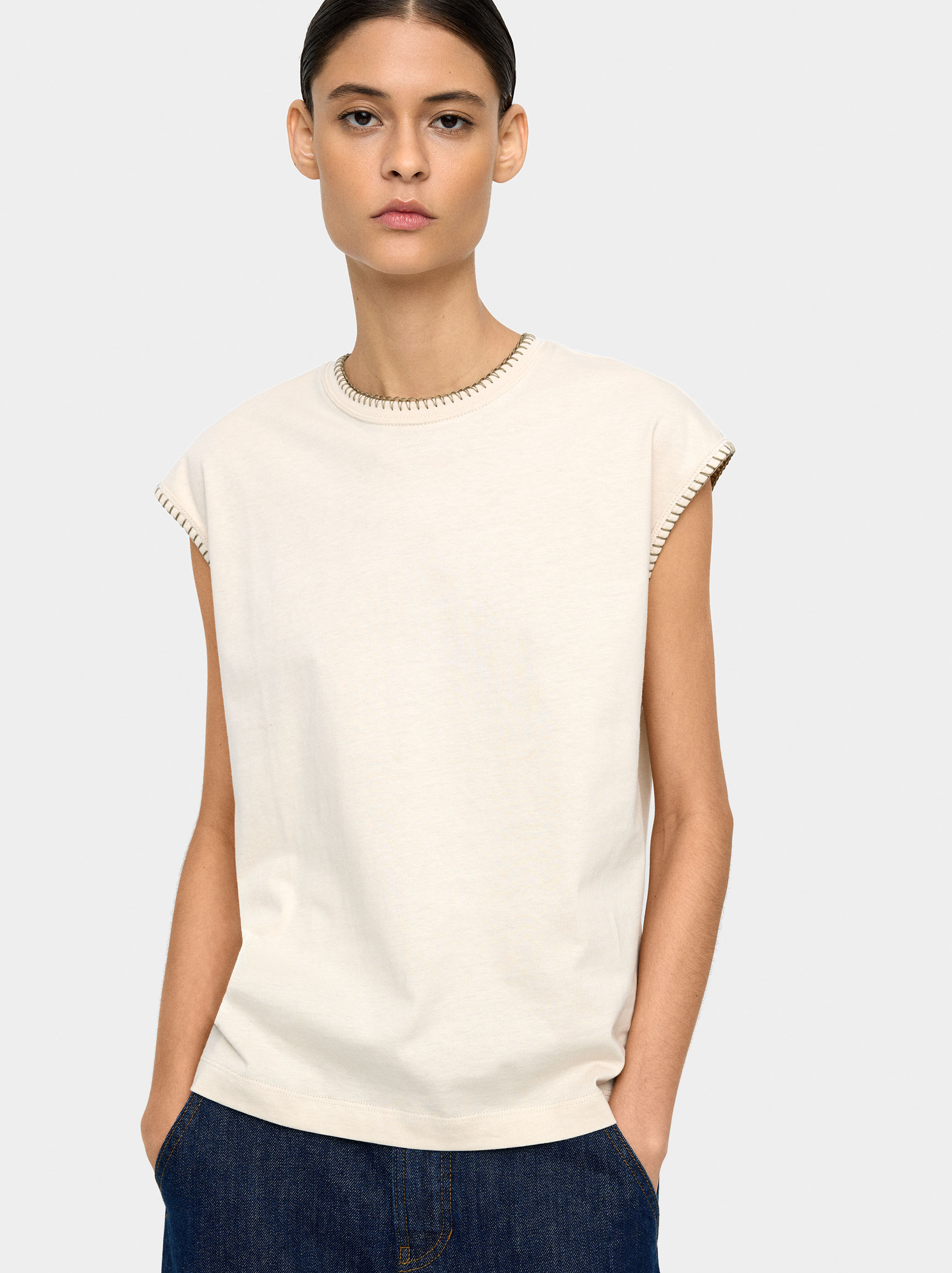 T-Shirt mit betonten Kanten 100% Baumwolle image number 1.0