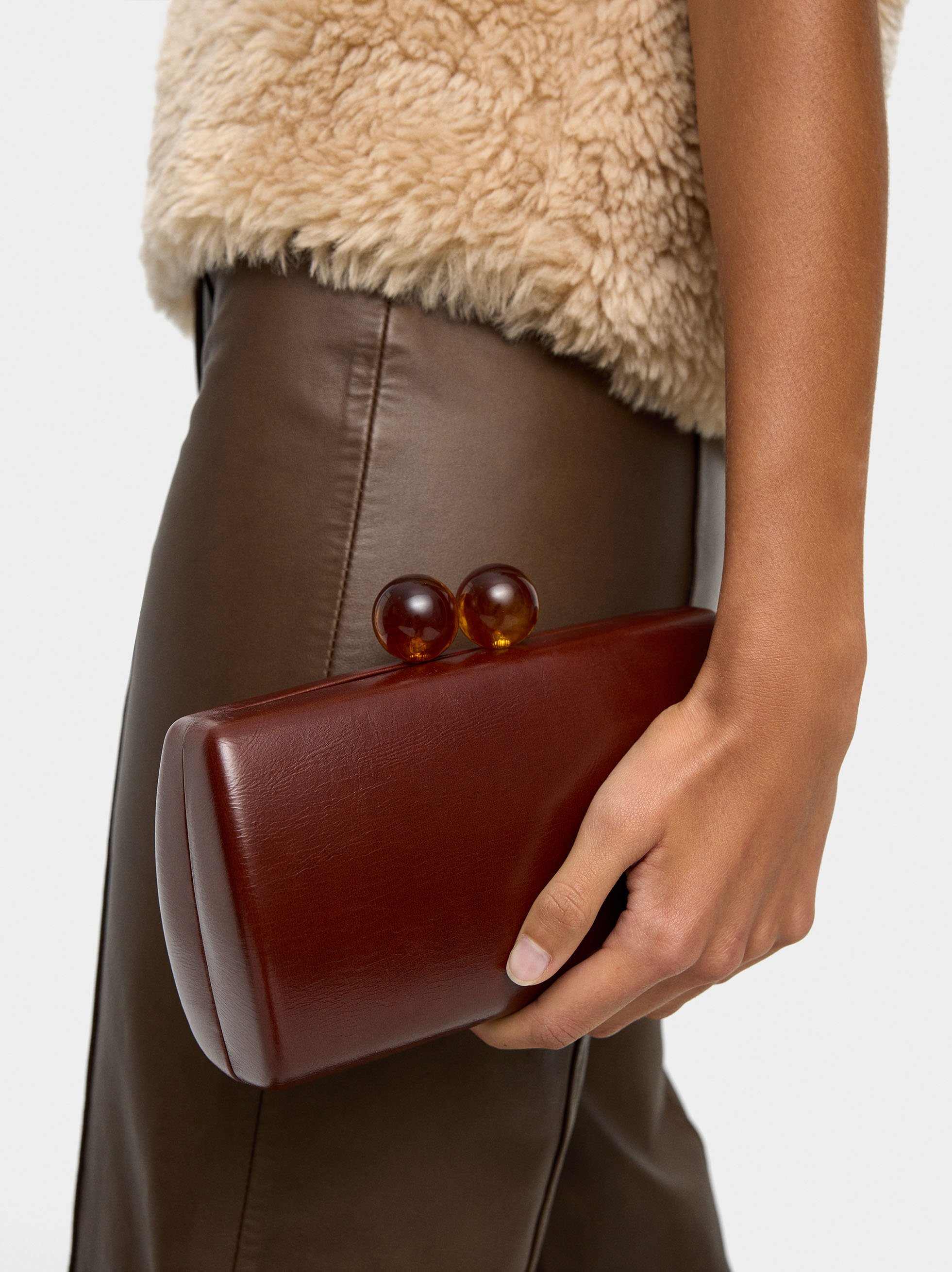 Party clutch with kiss-lock closure image number 1.0